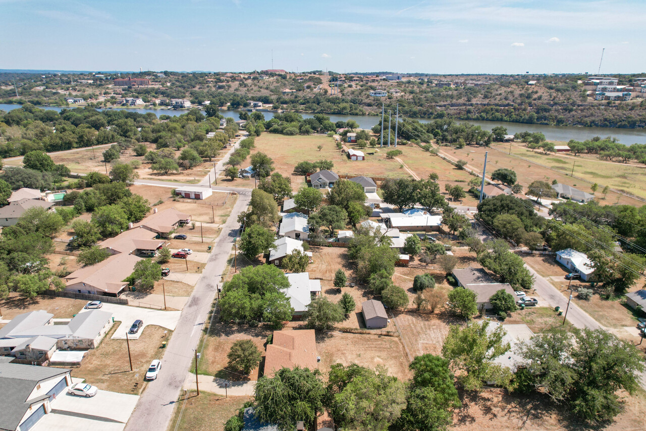 main property photo 14