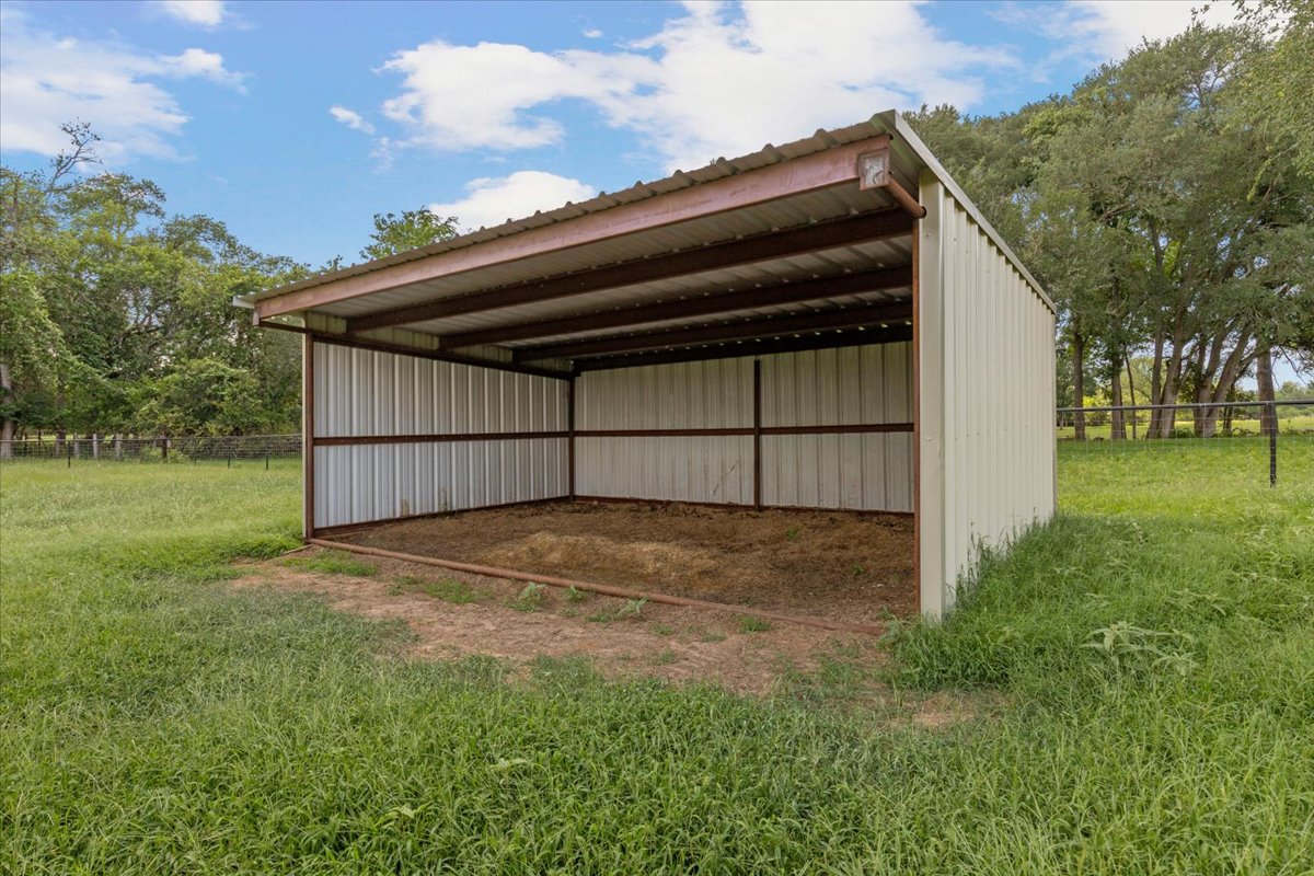 main property photo 25