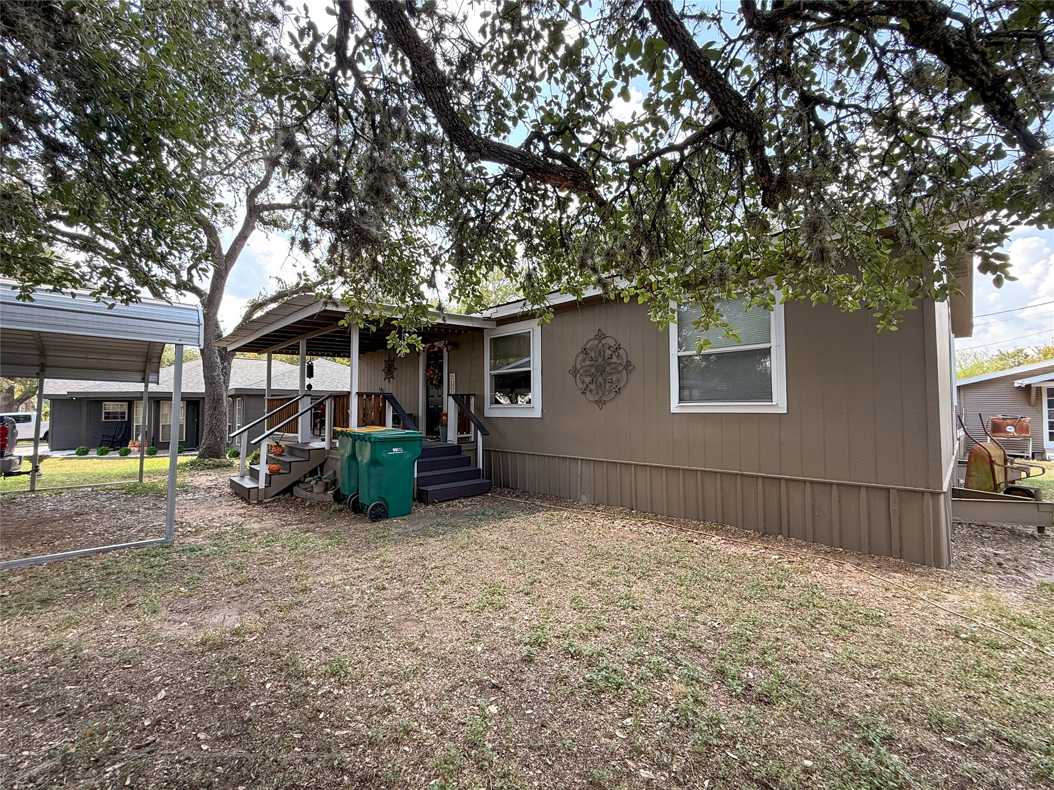 main property photo 4