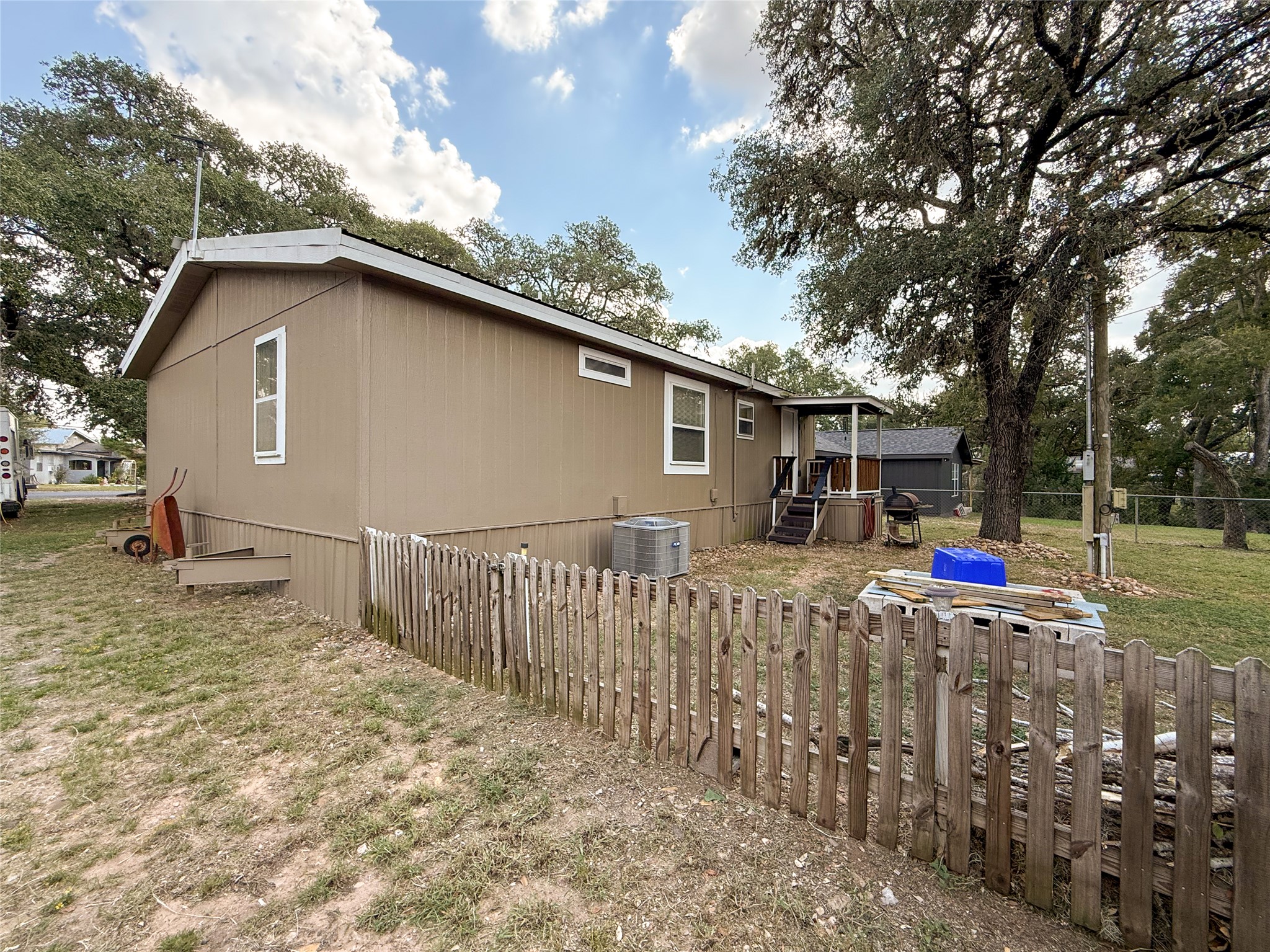 main property photo 7