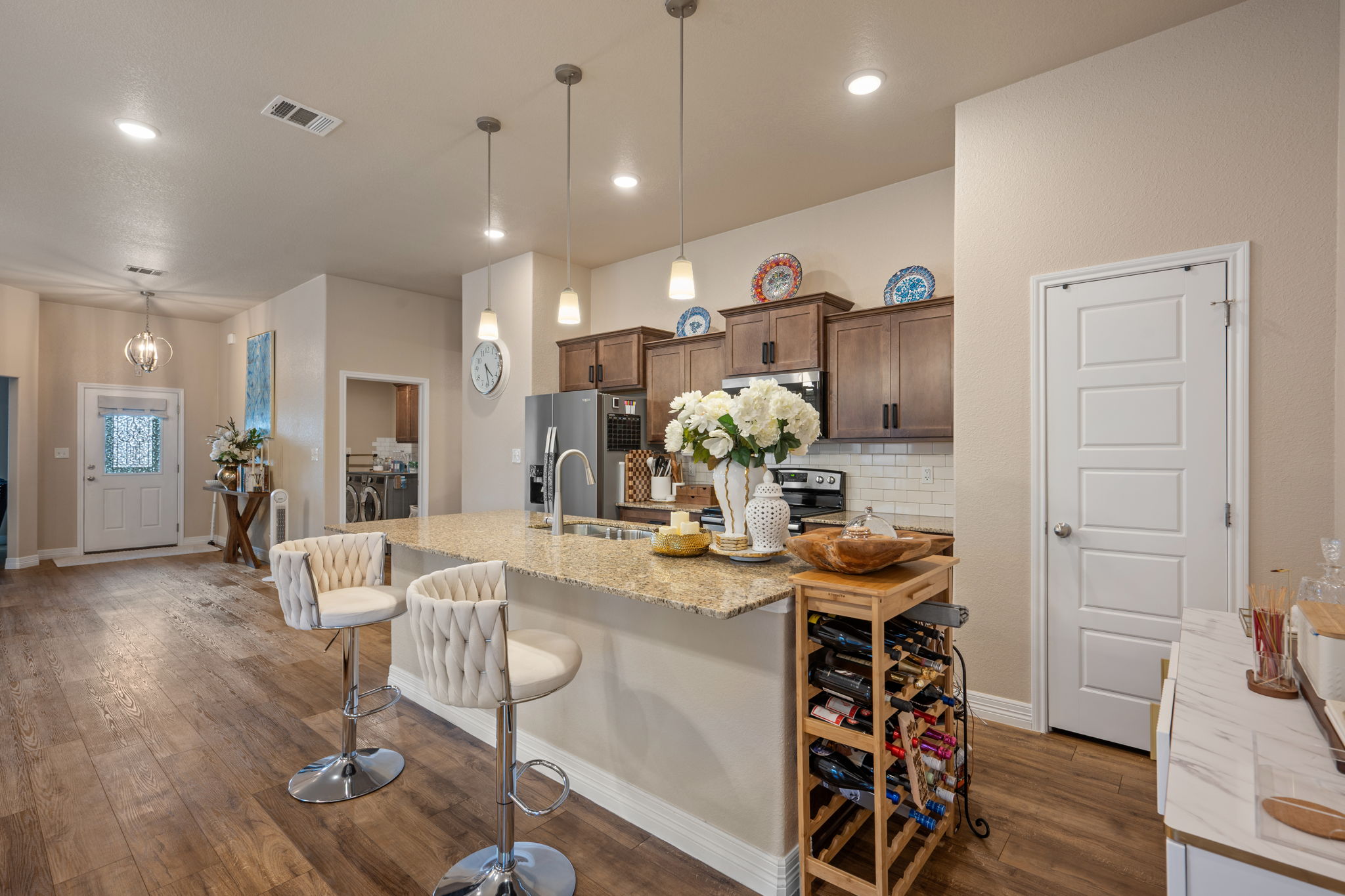 main property photo 8