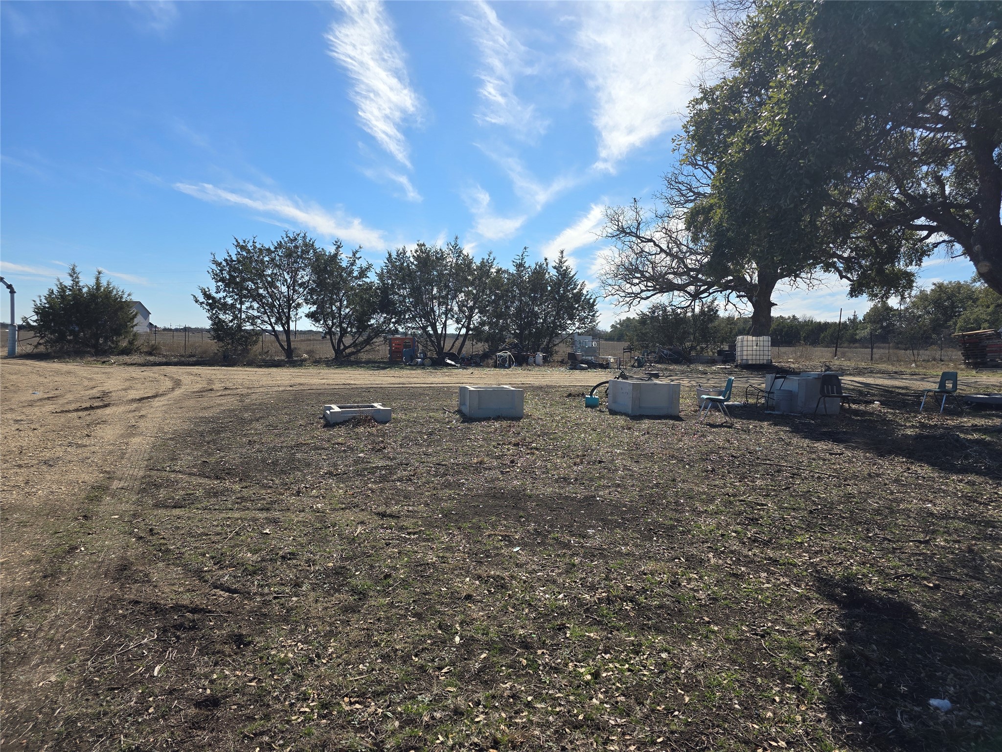 main property photo 30