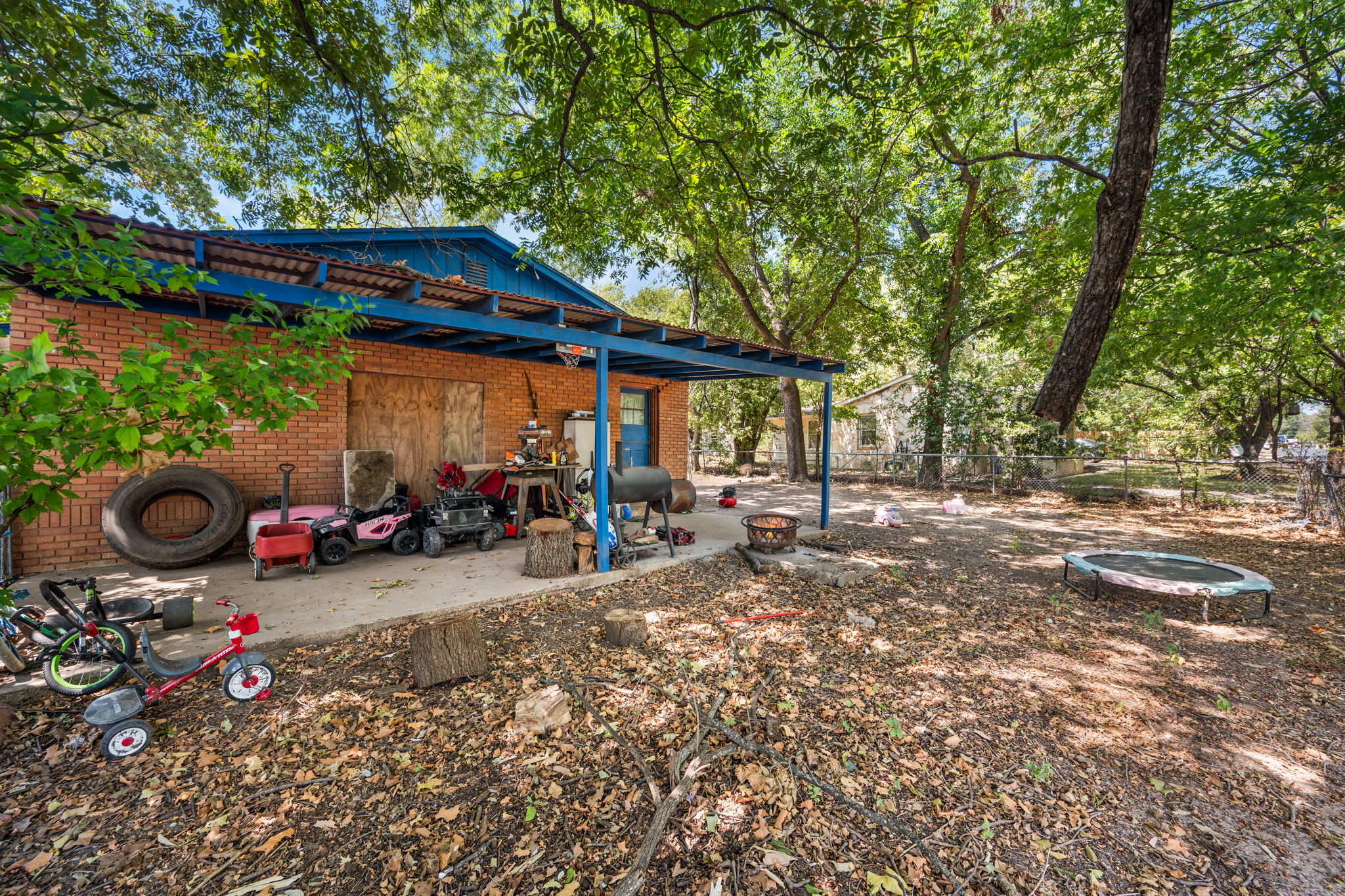 main property photo 18