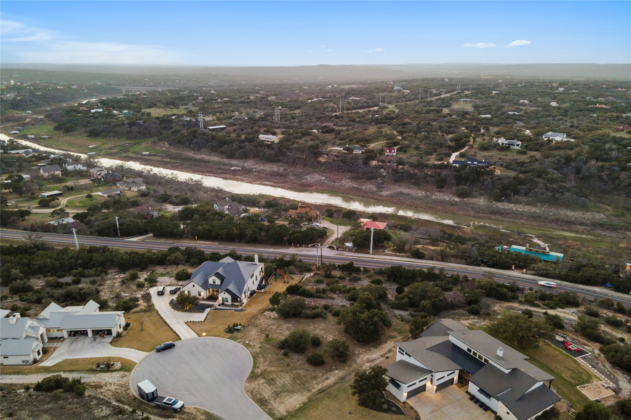 main property photo 11