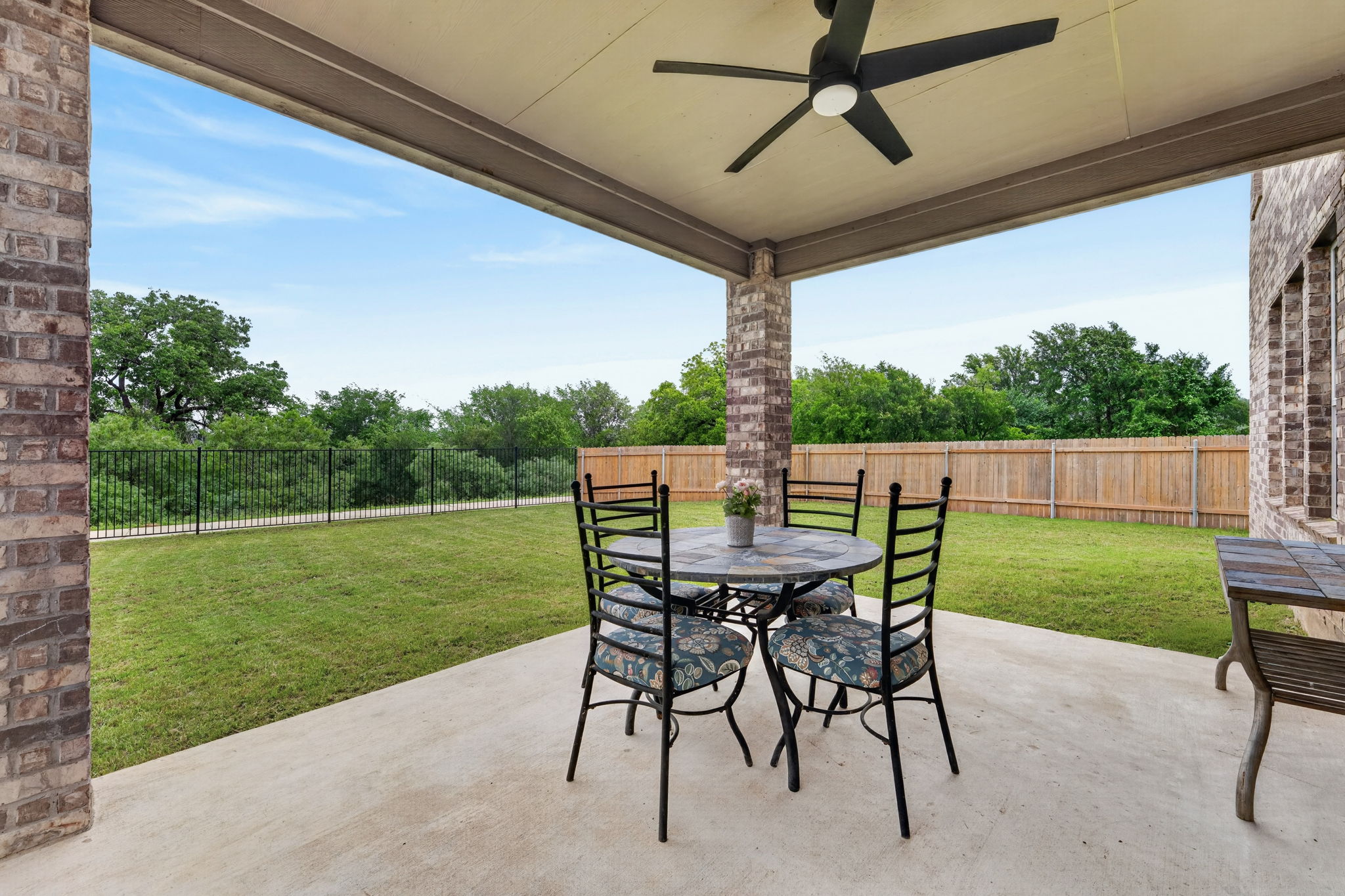 main property photo 10