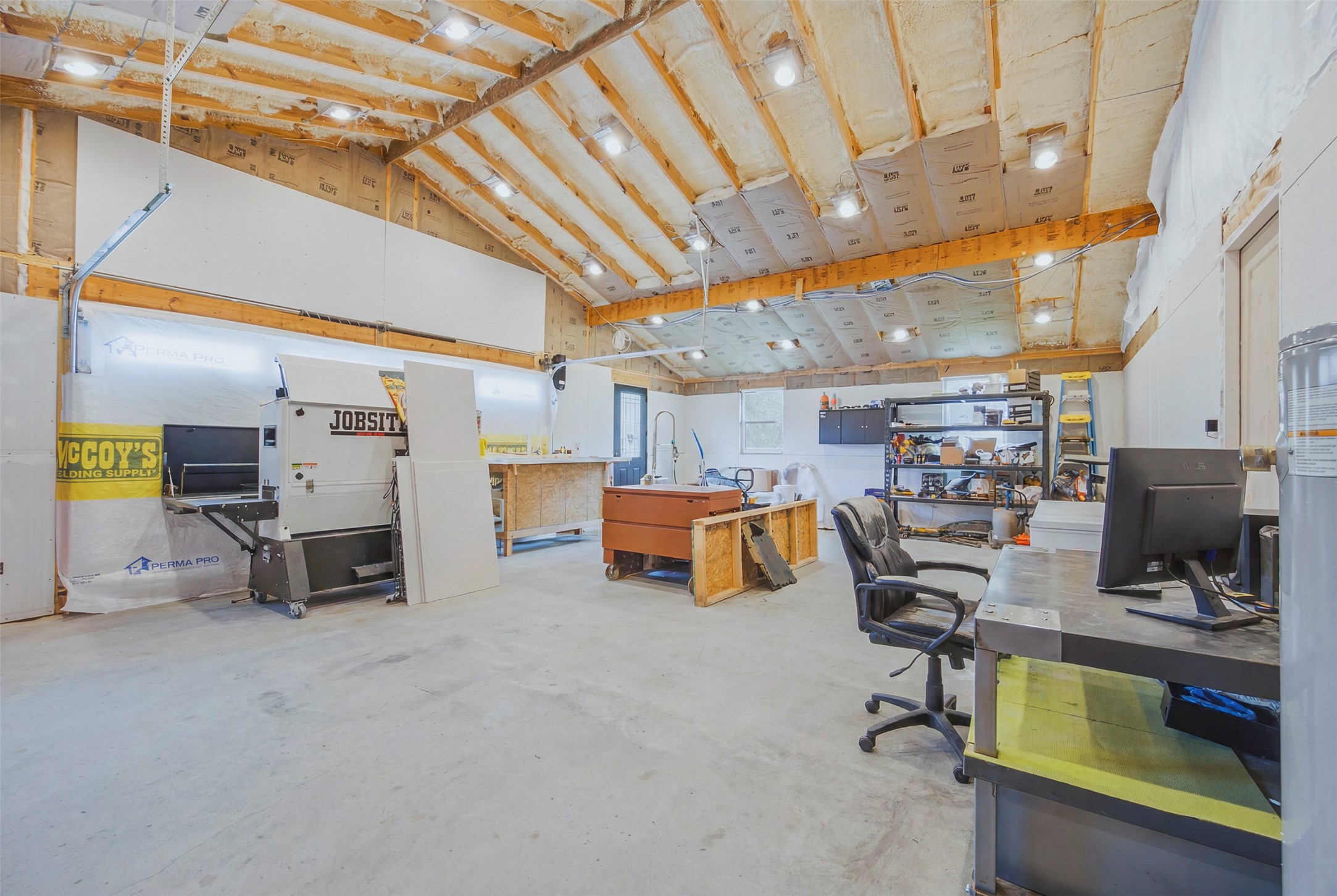 main property photo 34