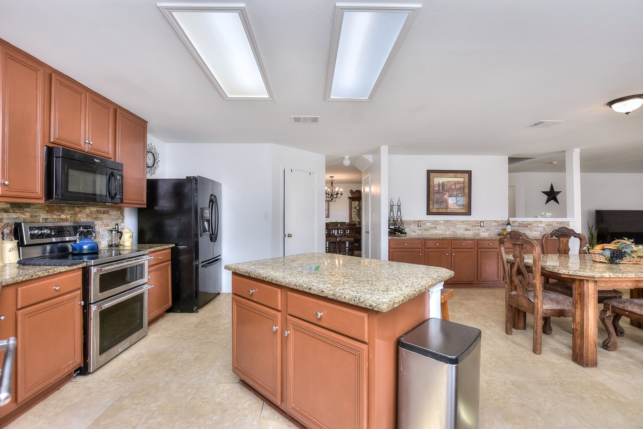 main property photo 13