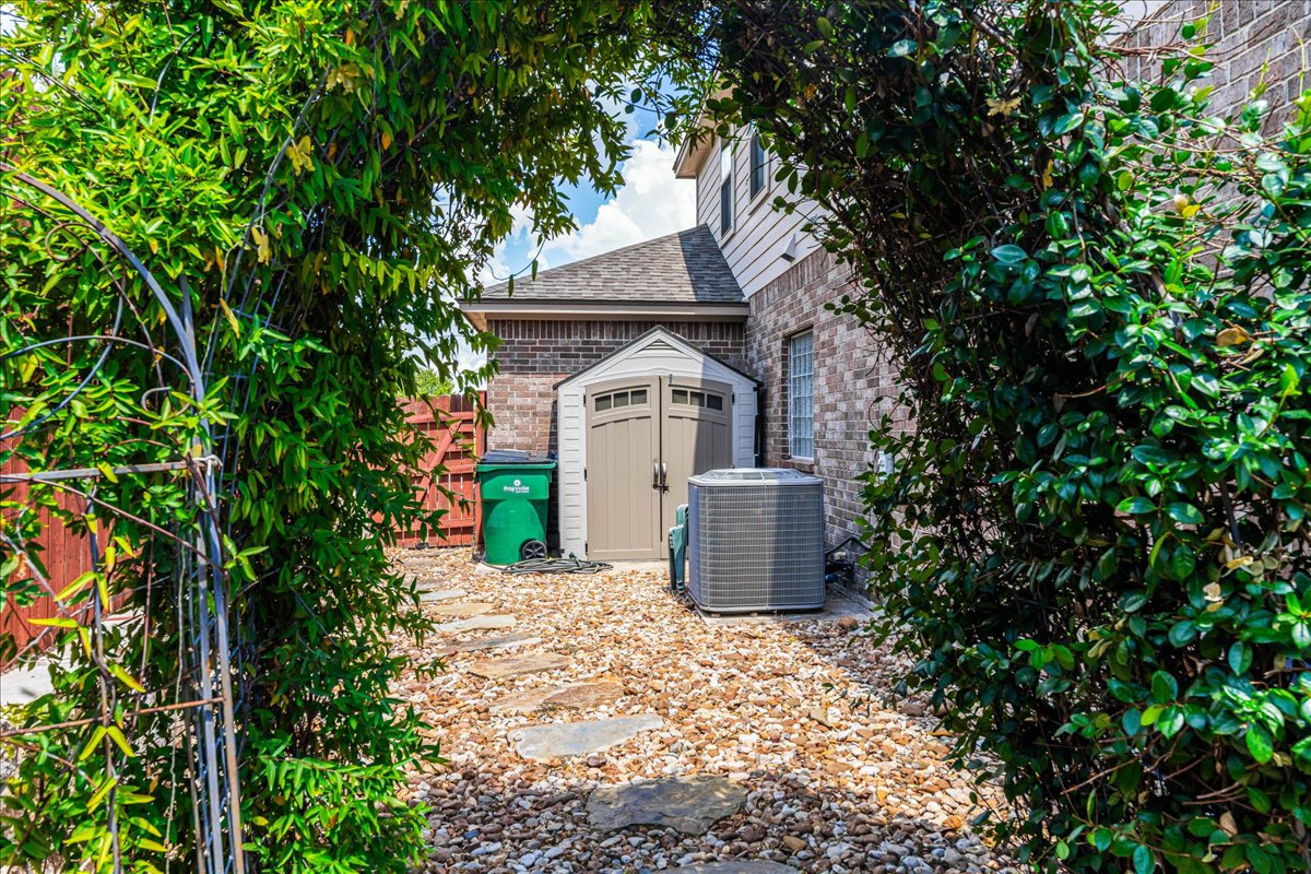 main property photo 38