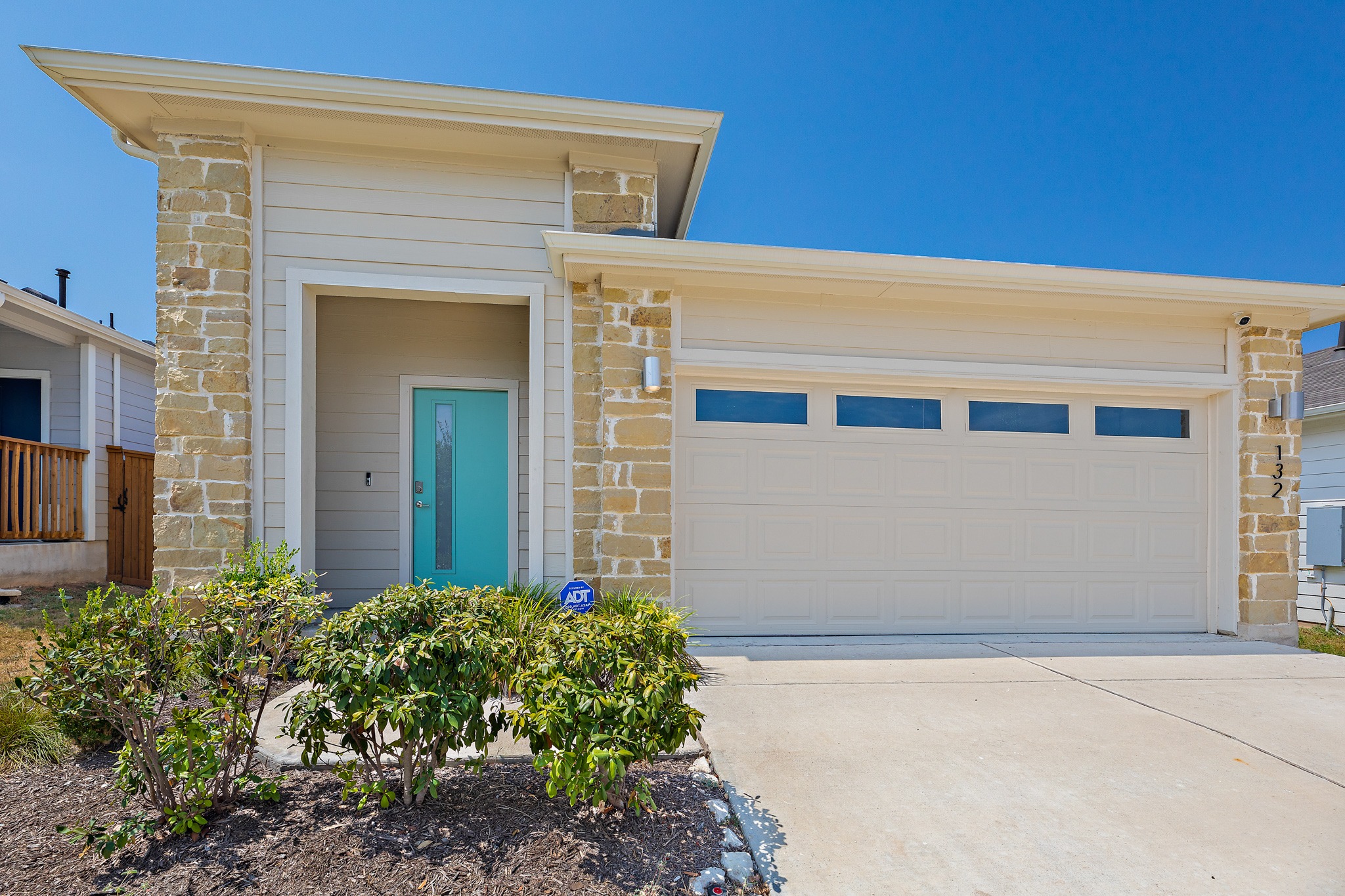 main property photo 0