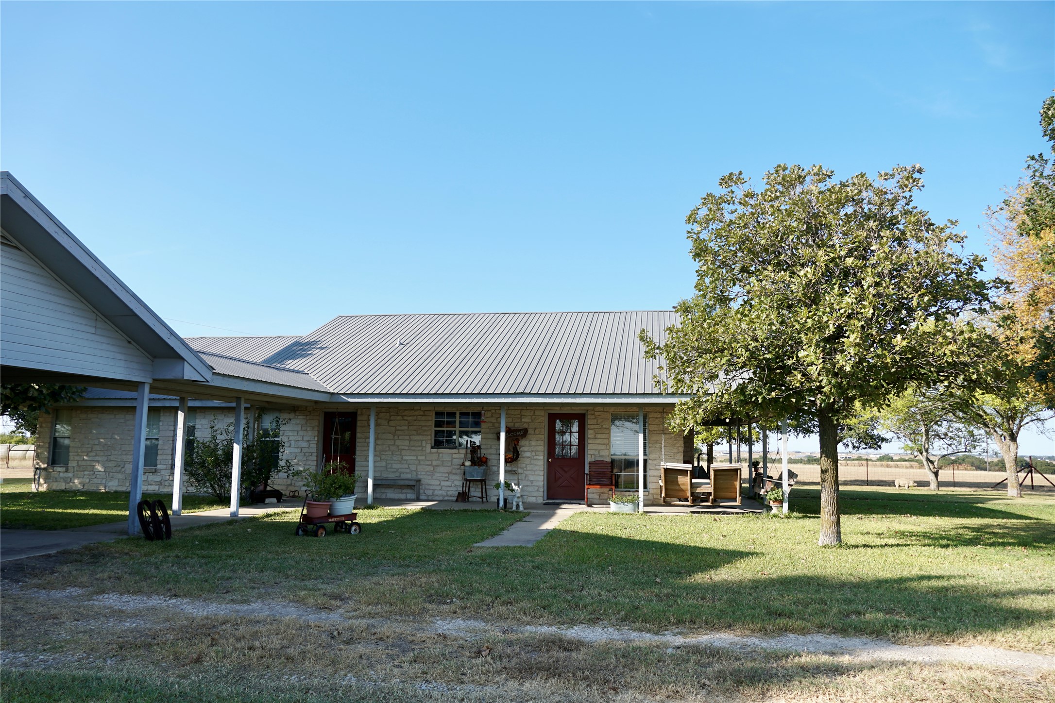 main property photo 19
