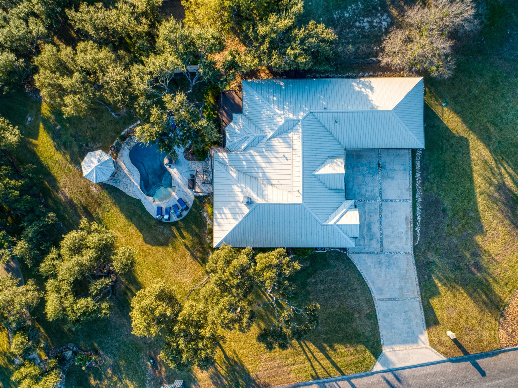 main property photo 35