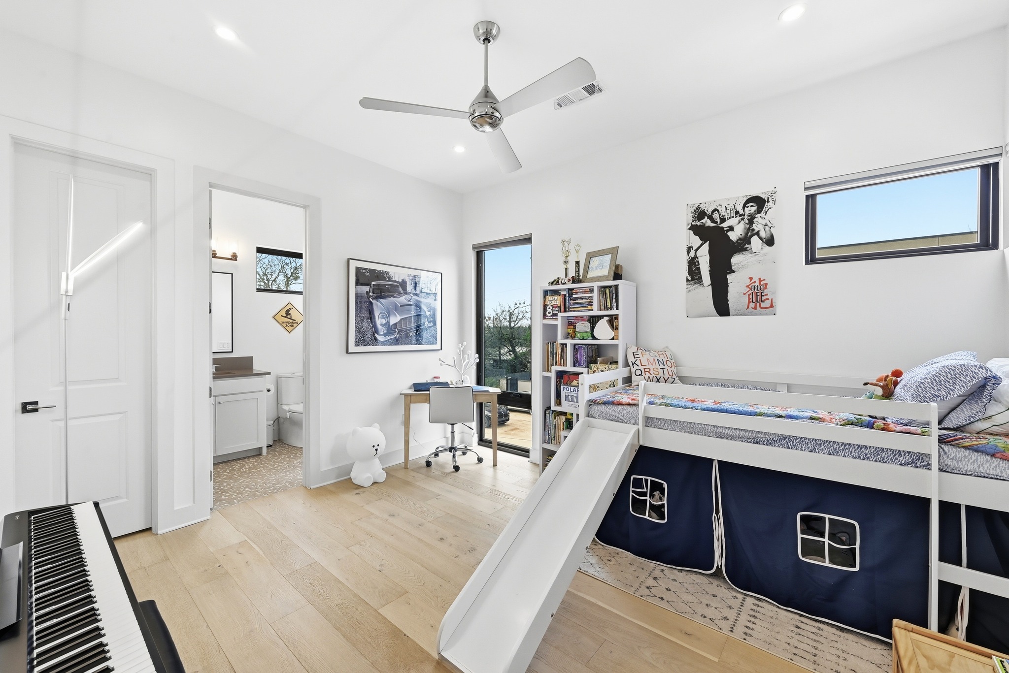 main property photo 22