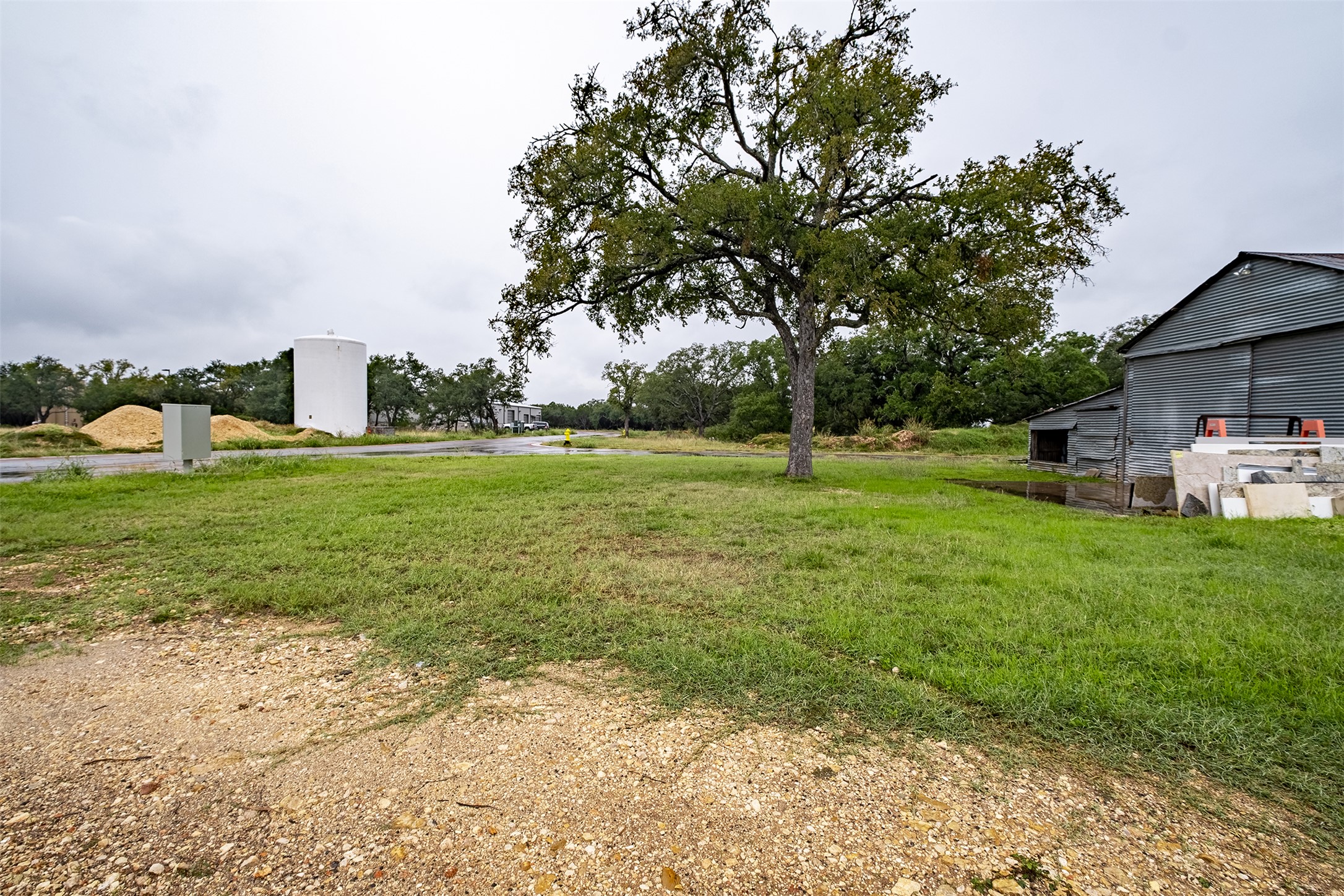 main property photo 14