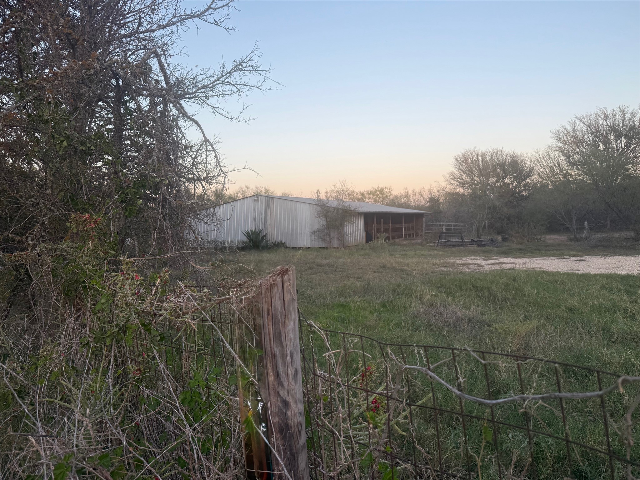 main property photo 33