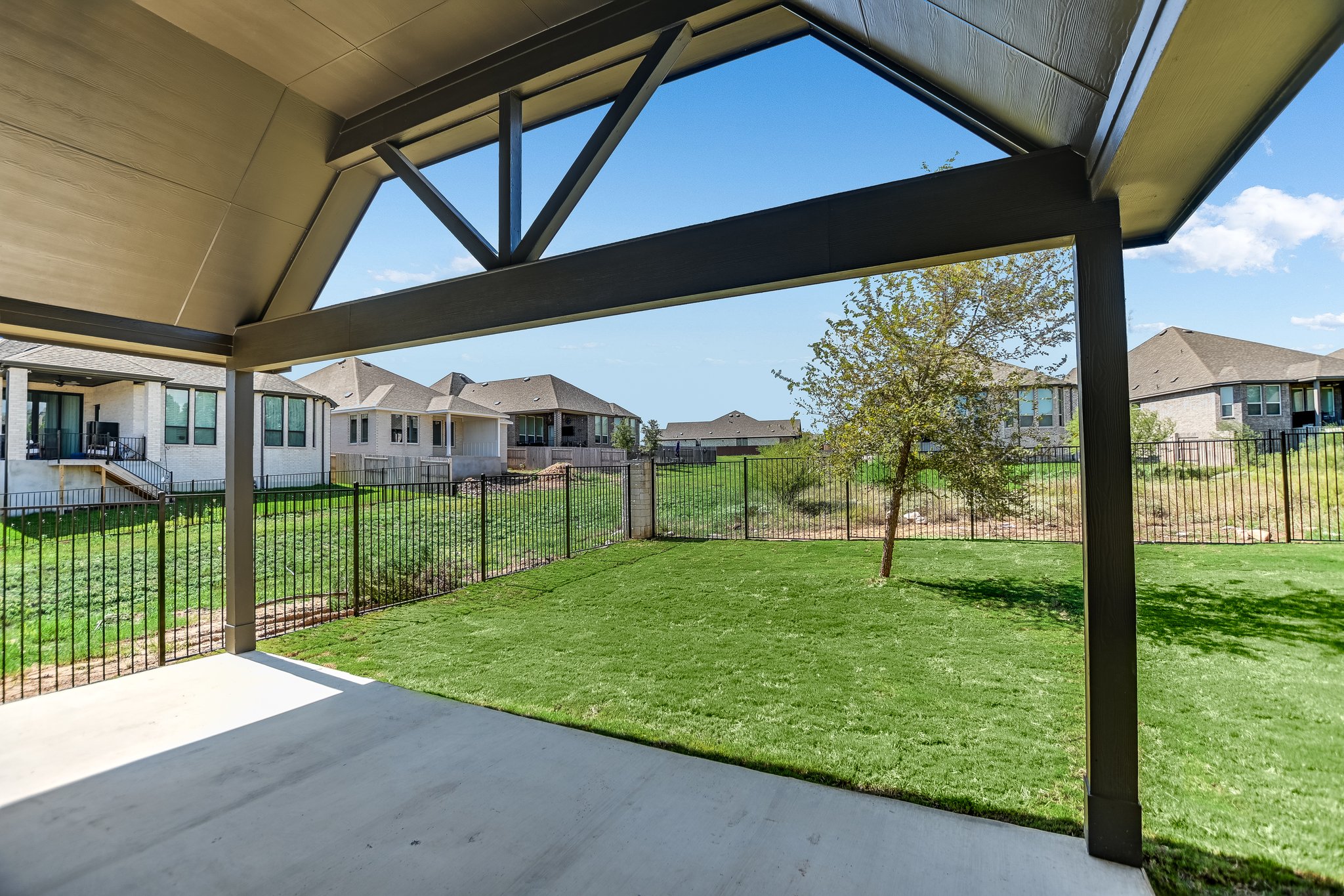main property photo 24