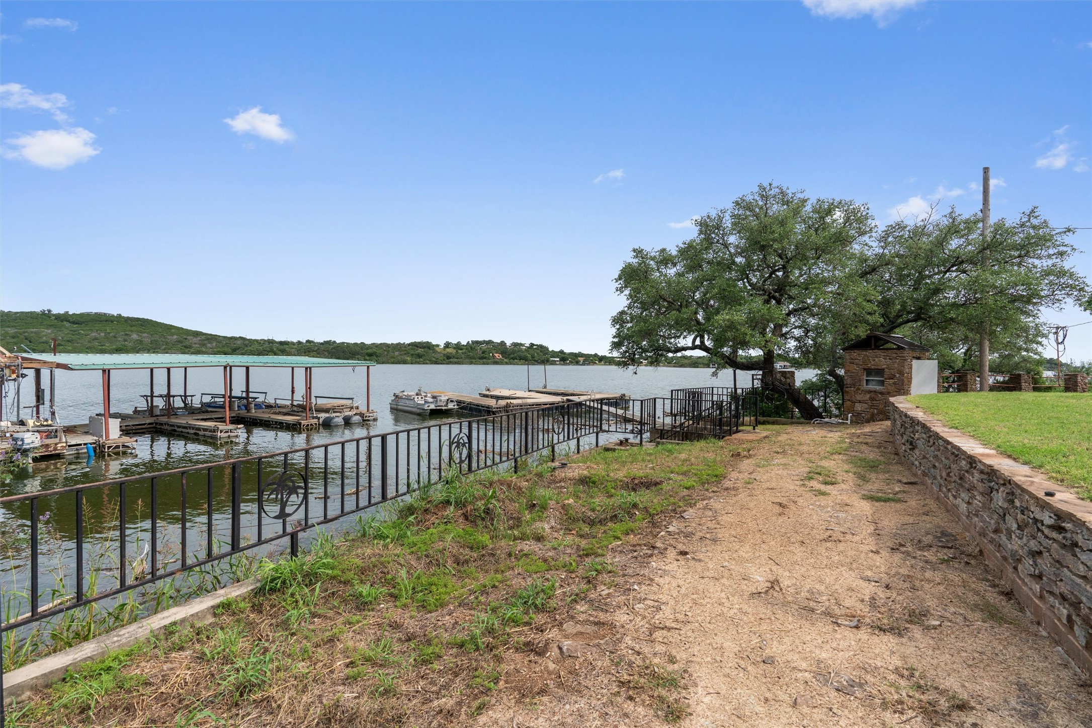 main property photo 24