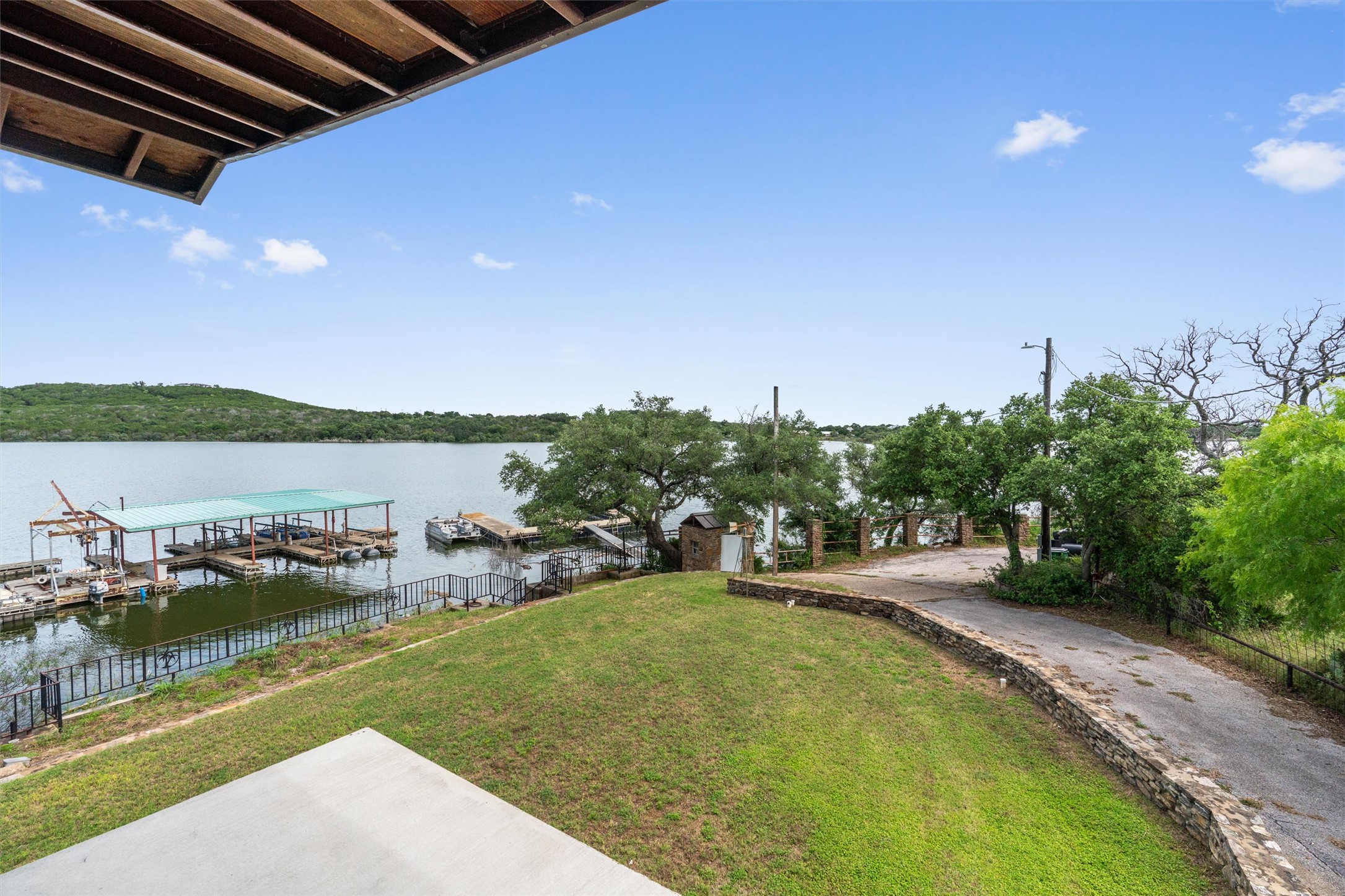 main property photo 25
