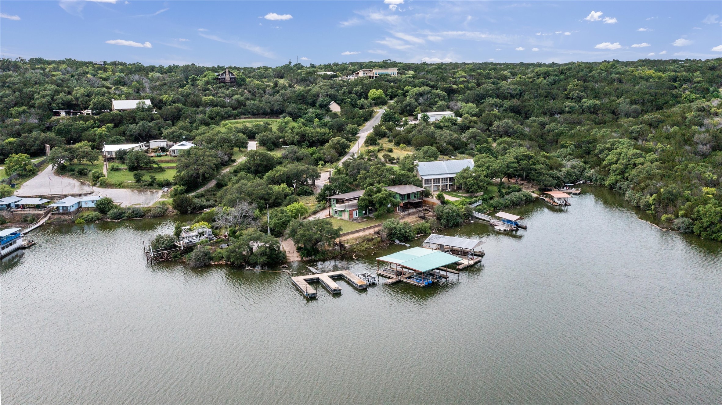 main property photo 3