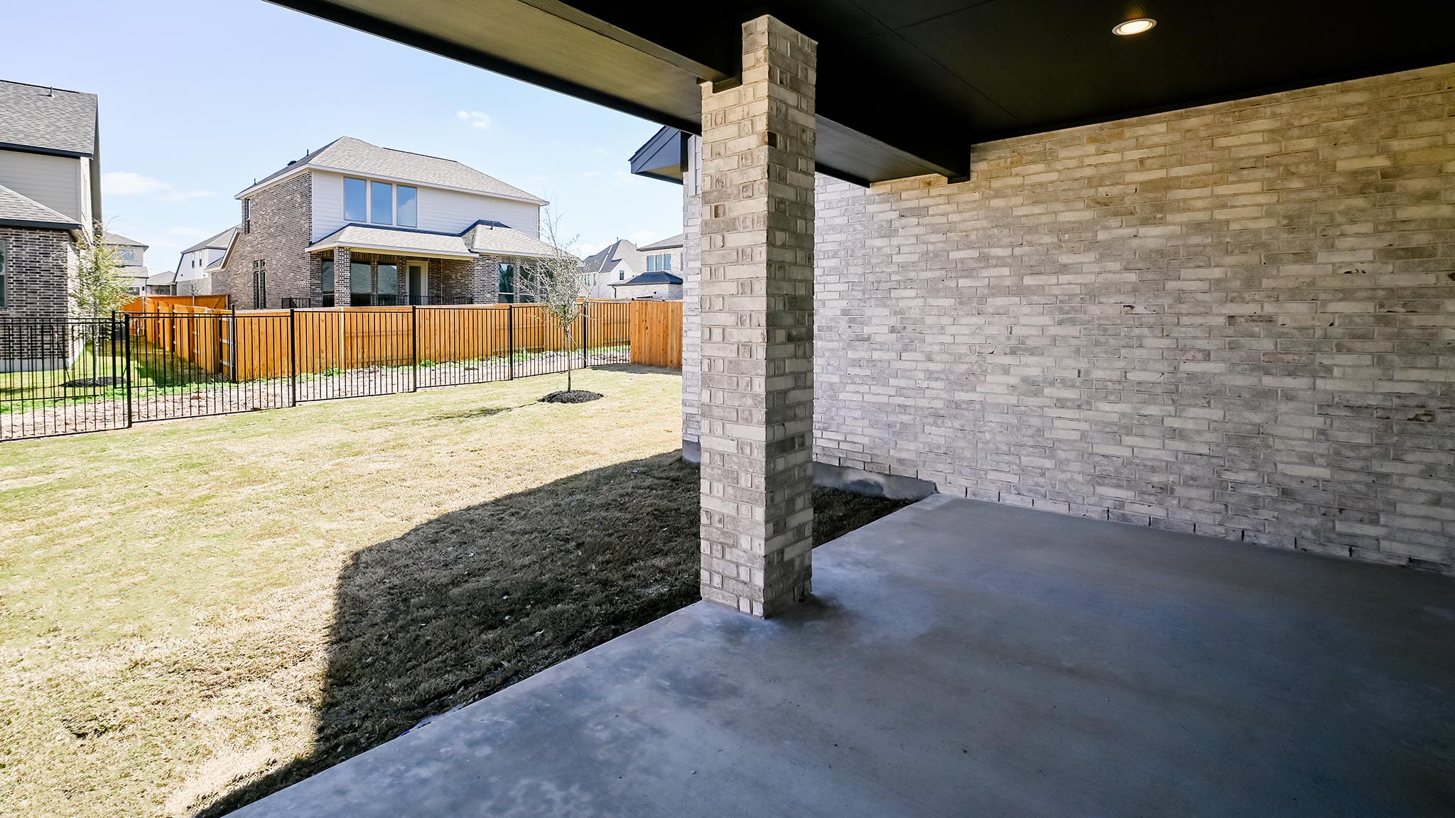 main property photo 18