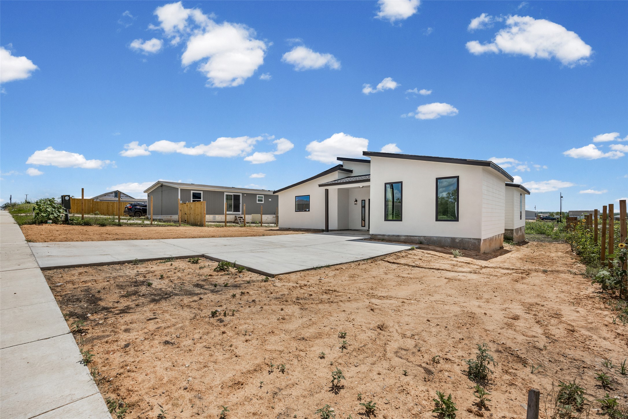 main property photo 6