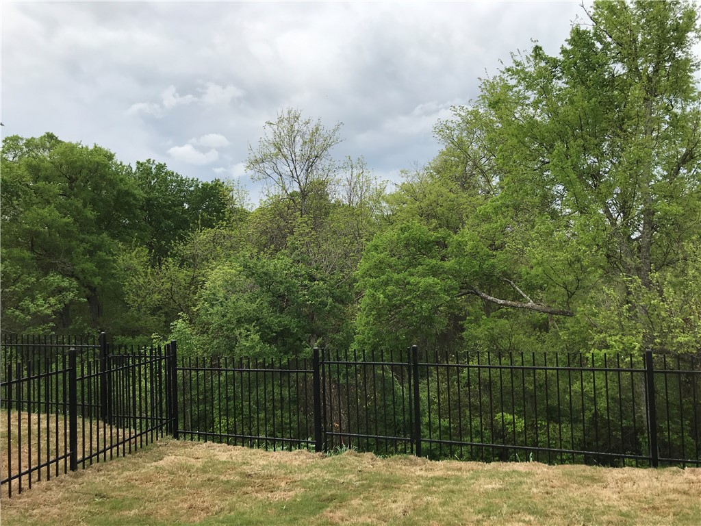 main property photo 28