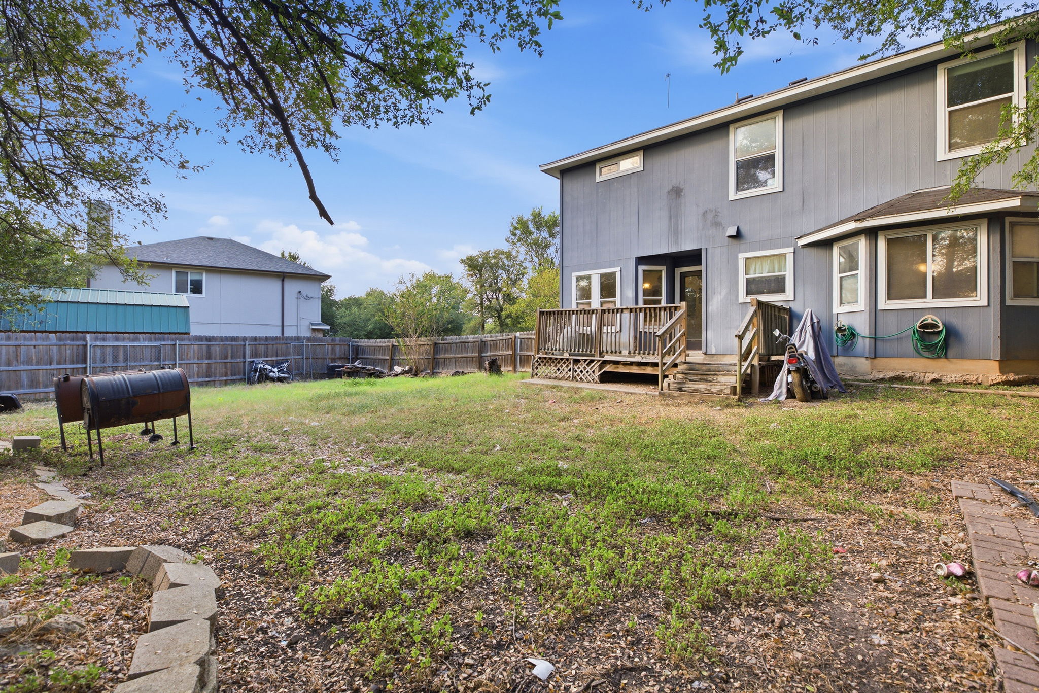 main property photo 27