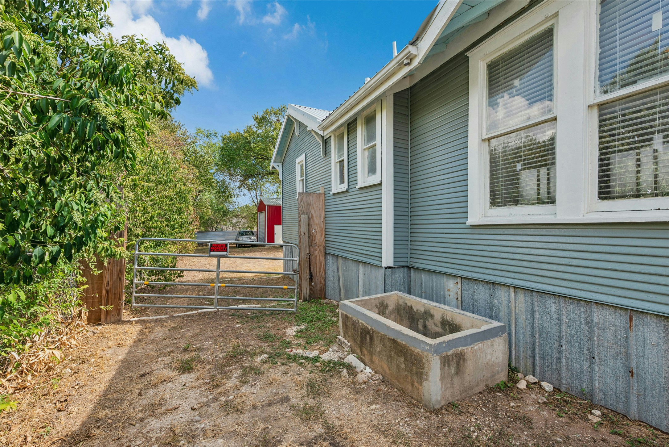 main property photo 19