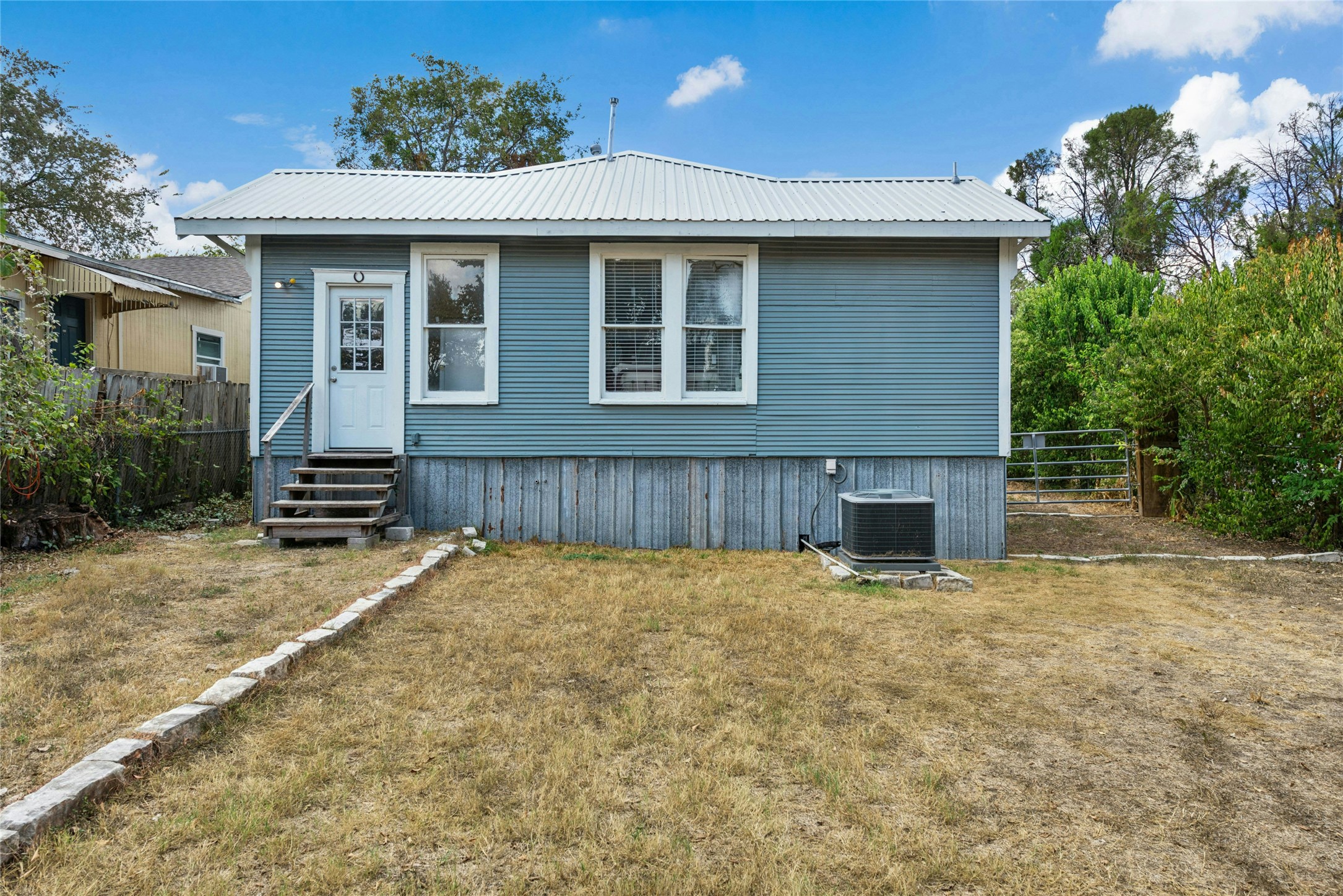 main property photo 23