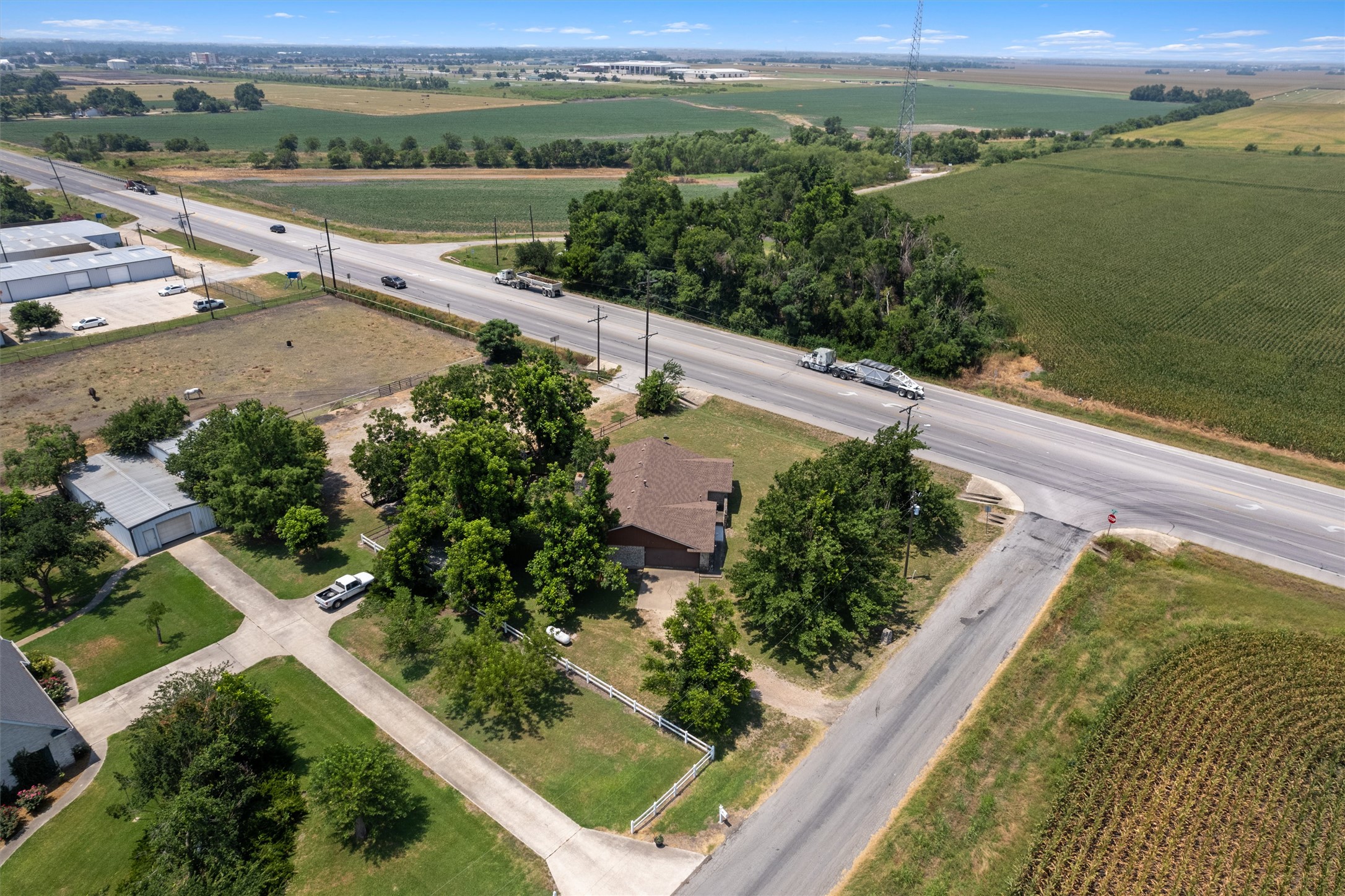 main property photo 30