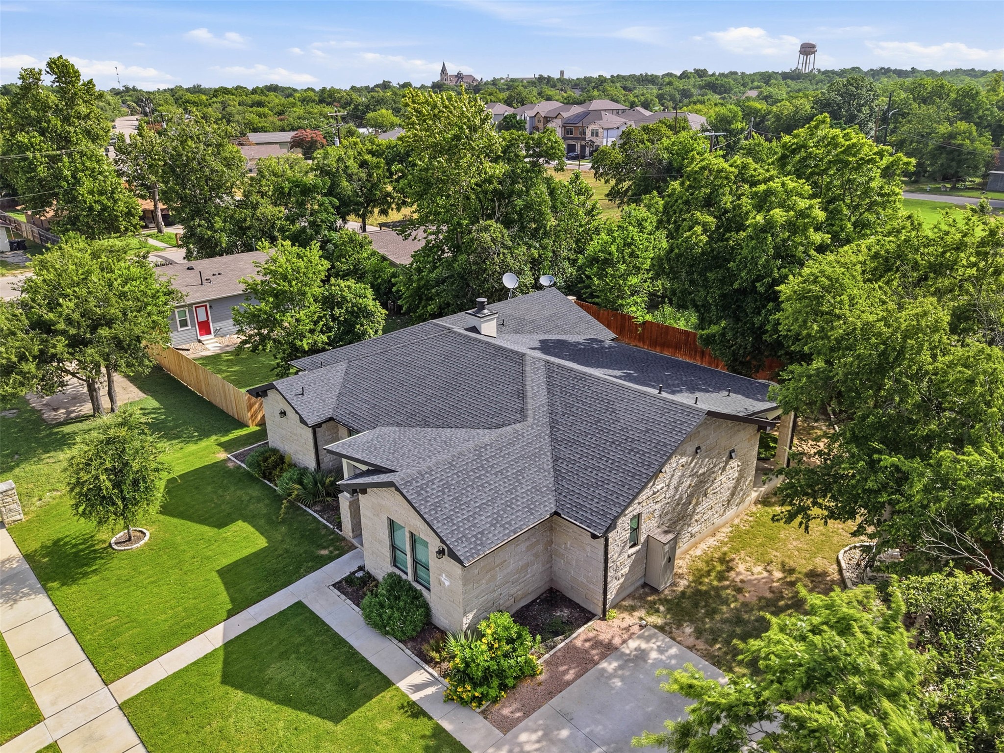 main property photo 32