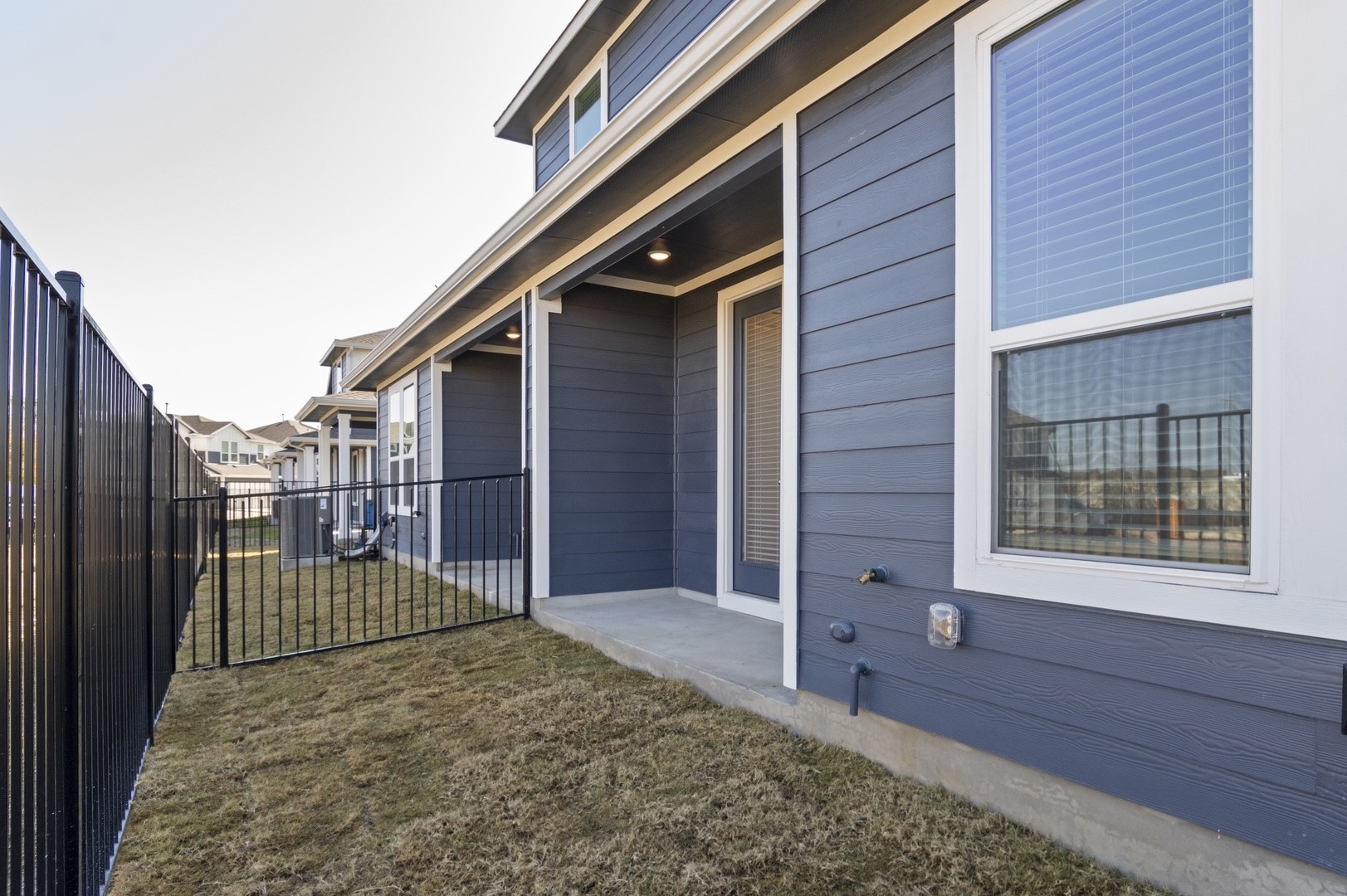 main property photo 23