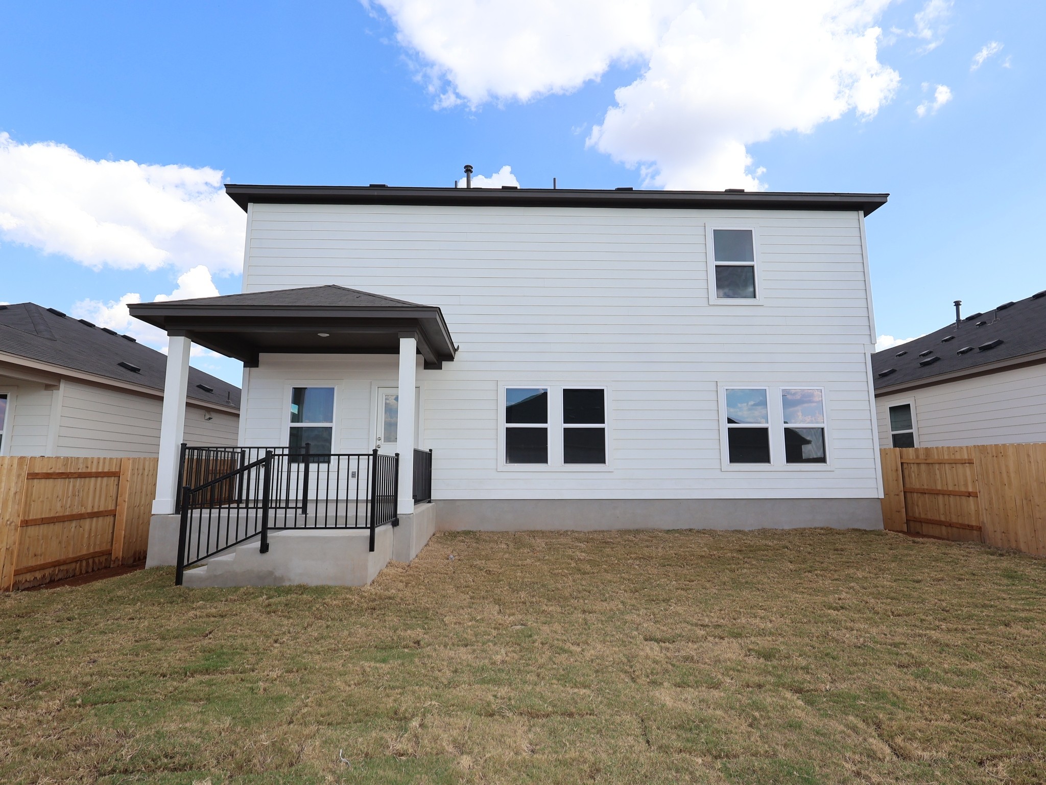 main property photo 23