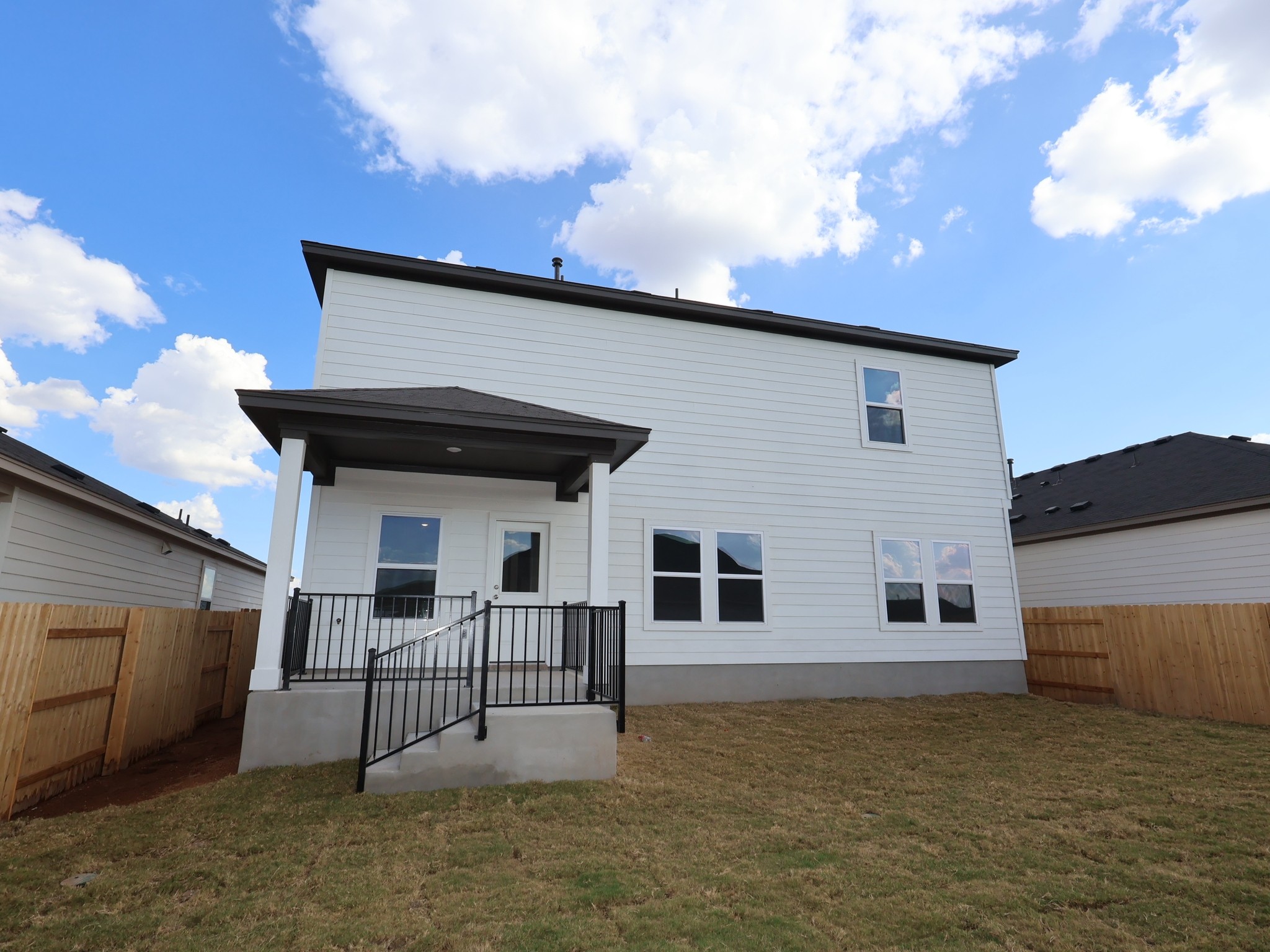 main property photo 25