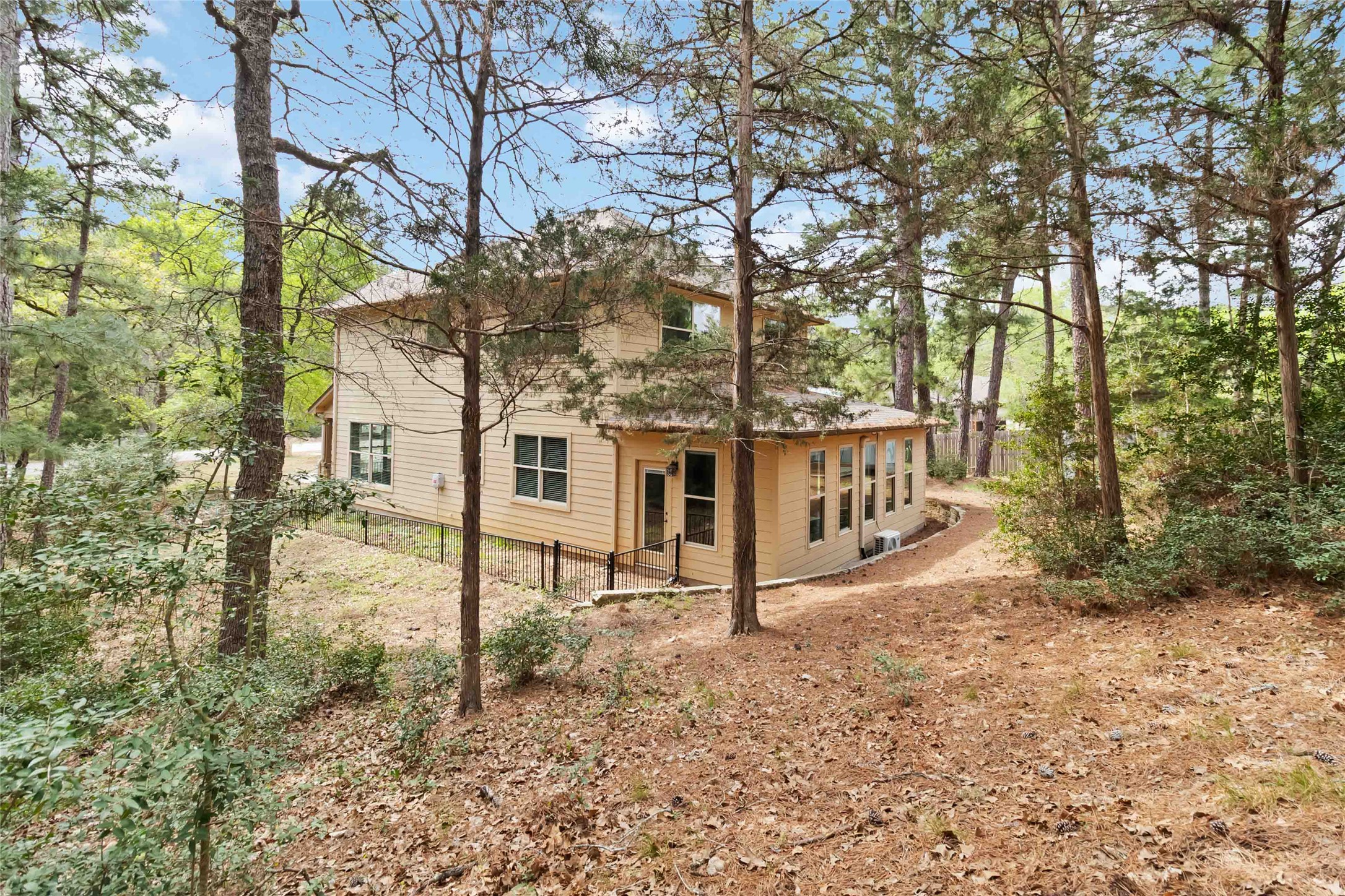 main property photo 26