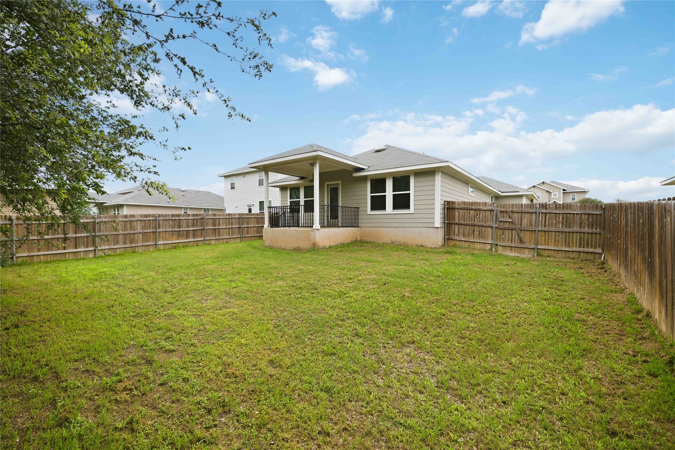 main property photo 14