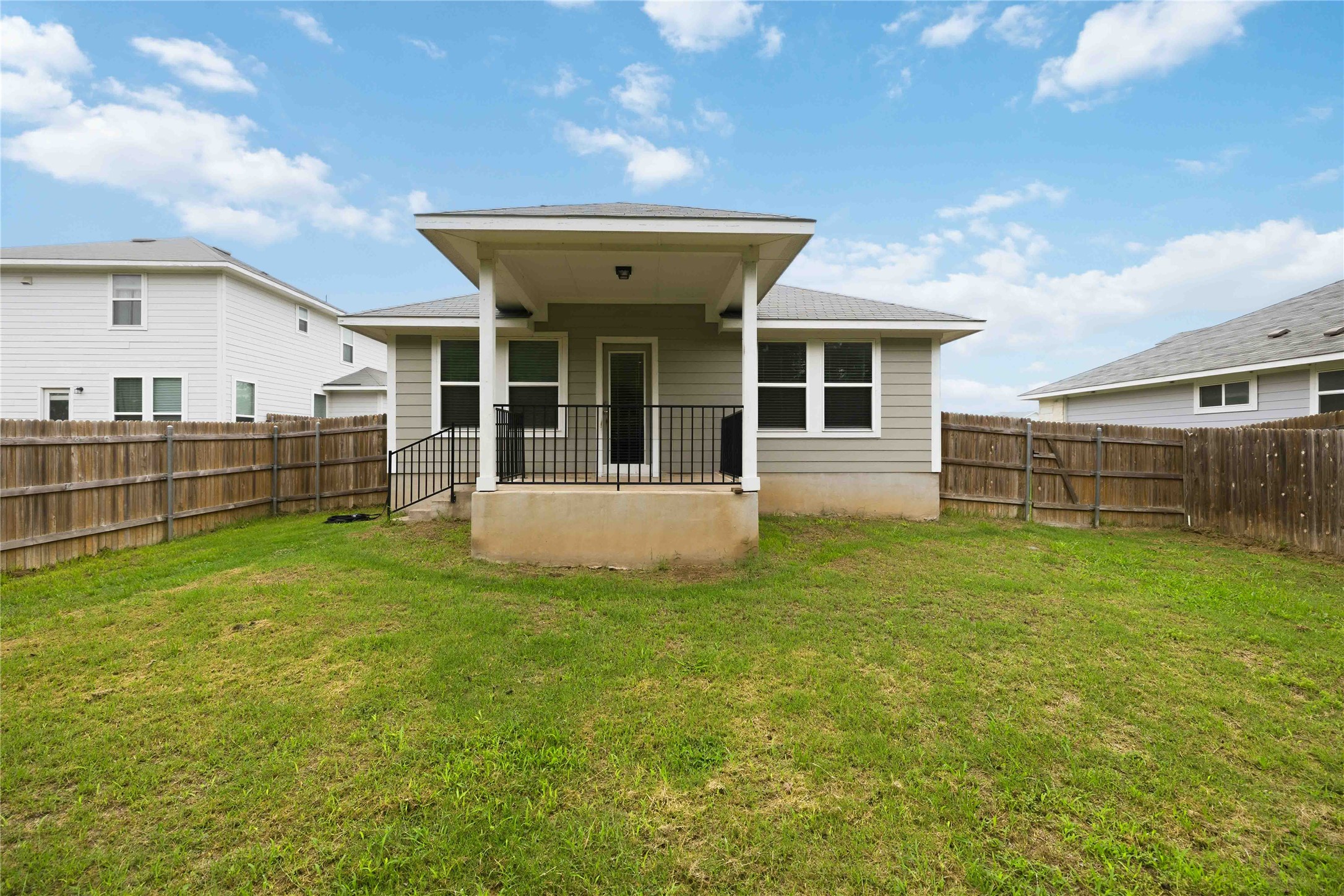 main property photo 16
