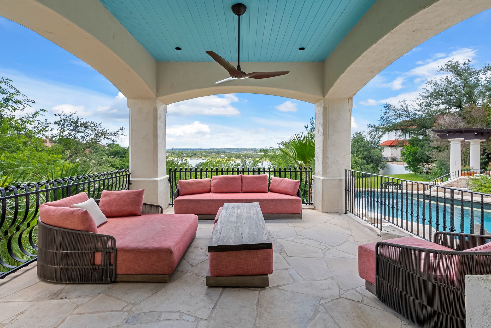 main property photo 29