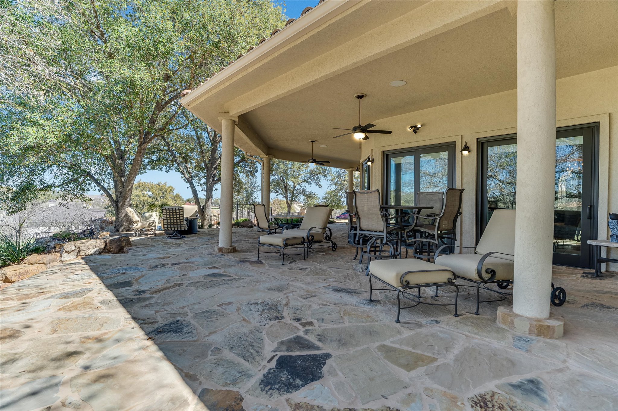 main property photo 25