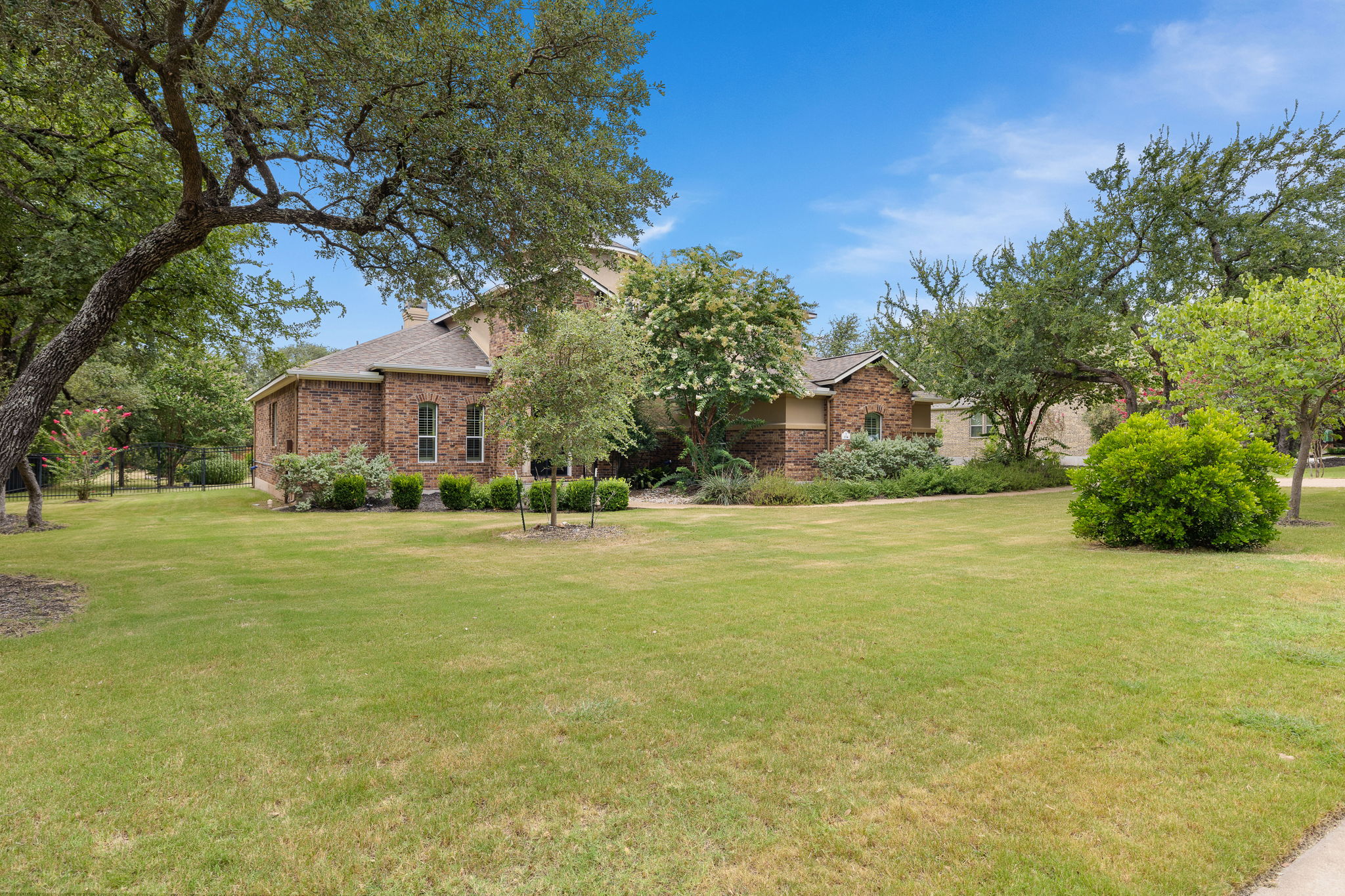 main property photo 26