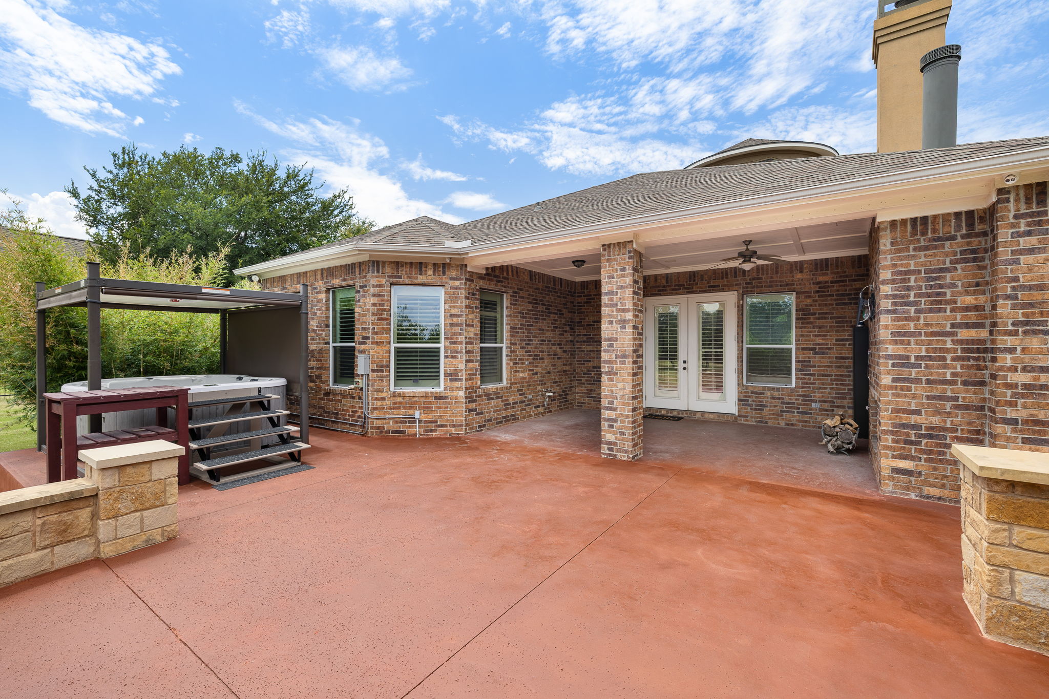 main property photo 27