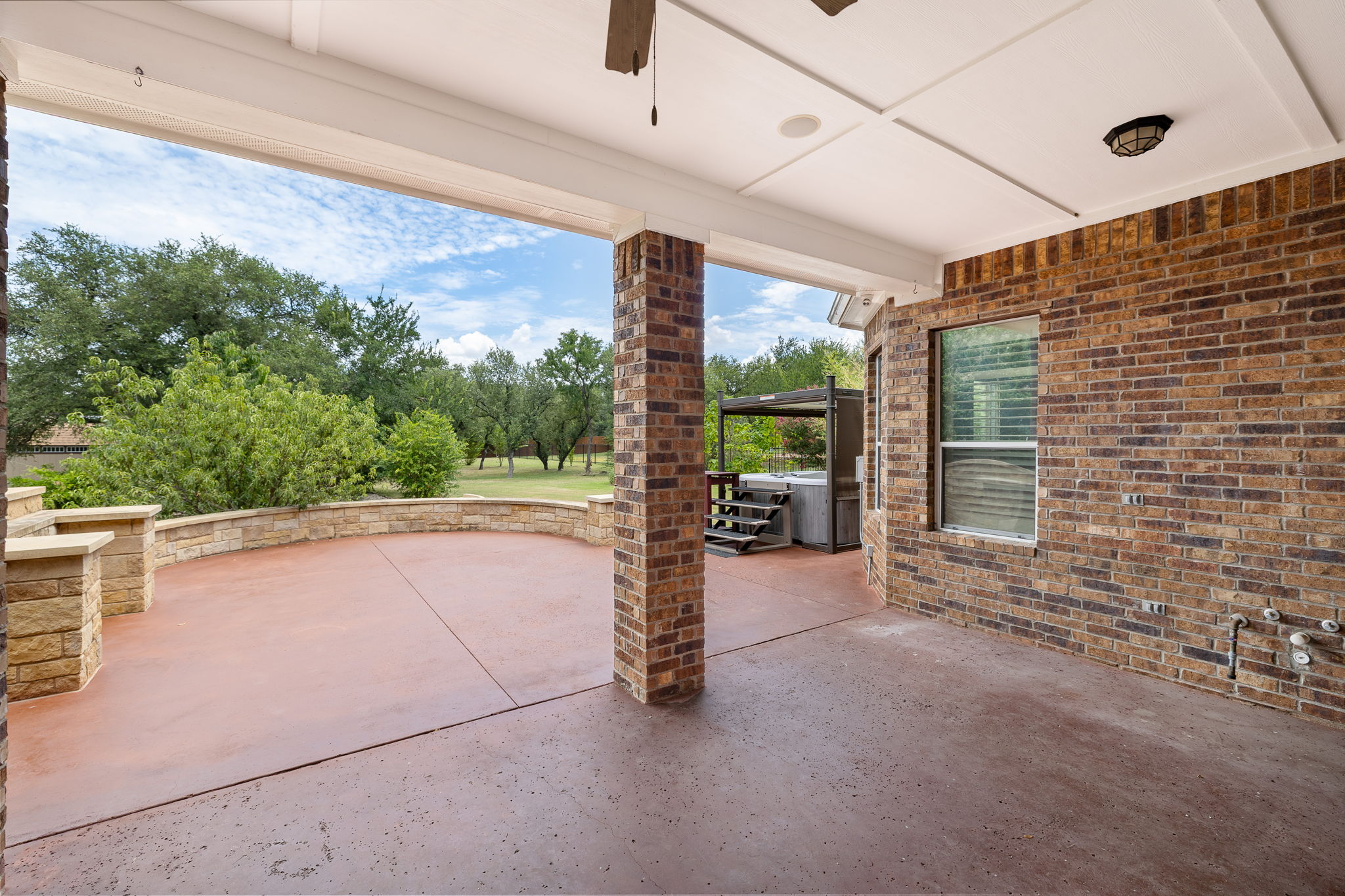 main property photo 31
