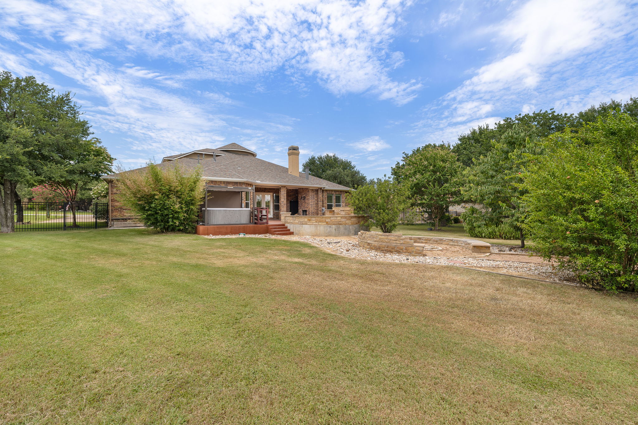 main property photo 34