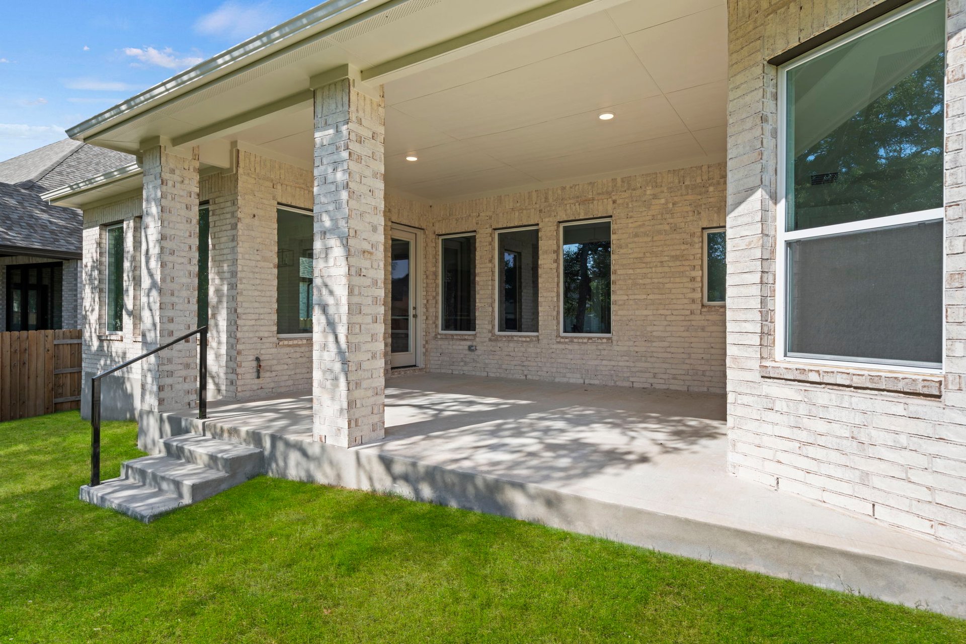 main property photo 29