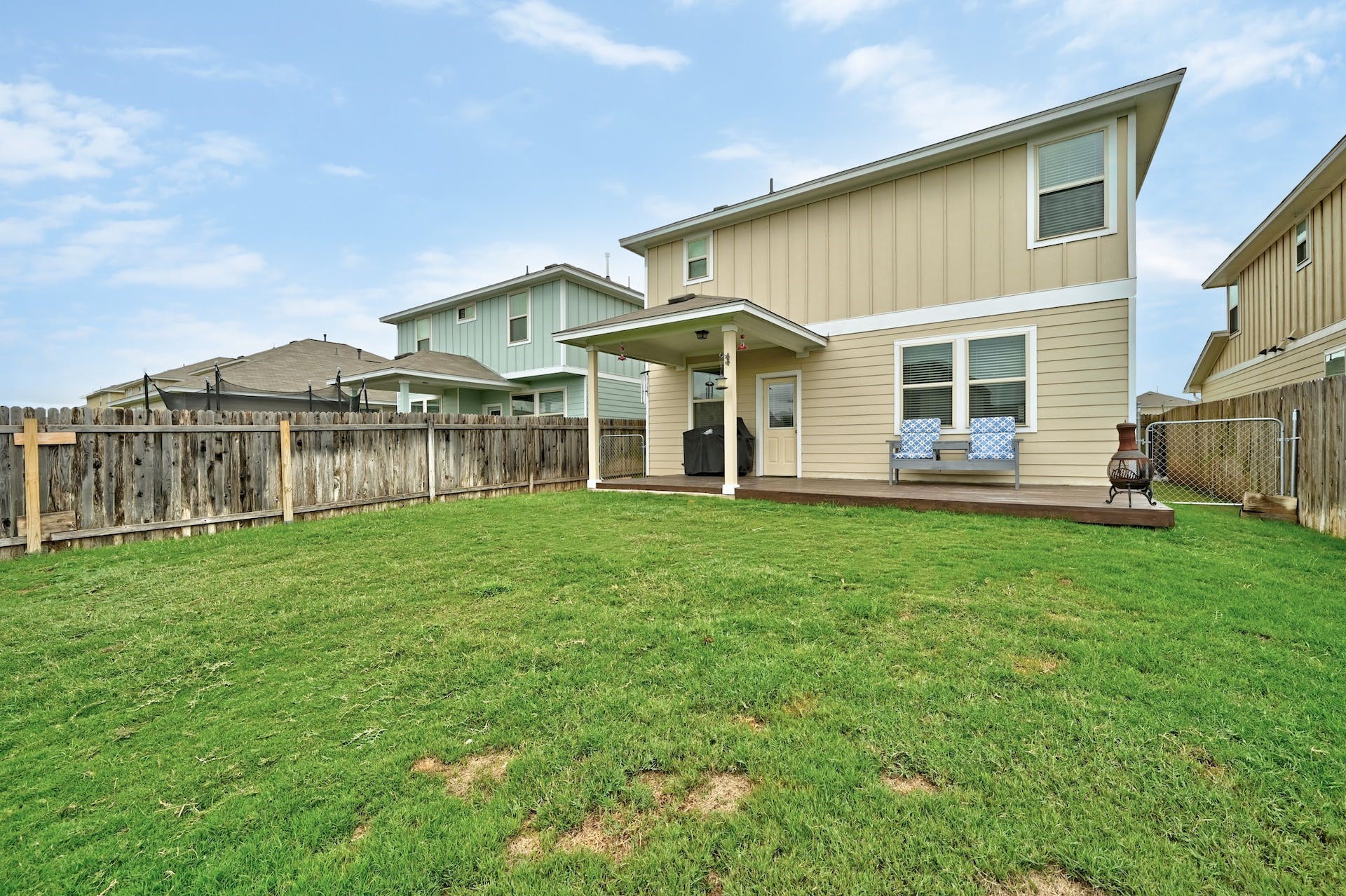 main property photo 28