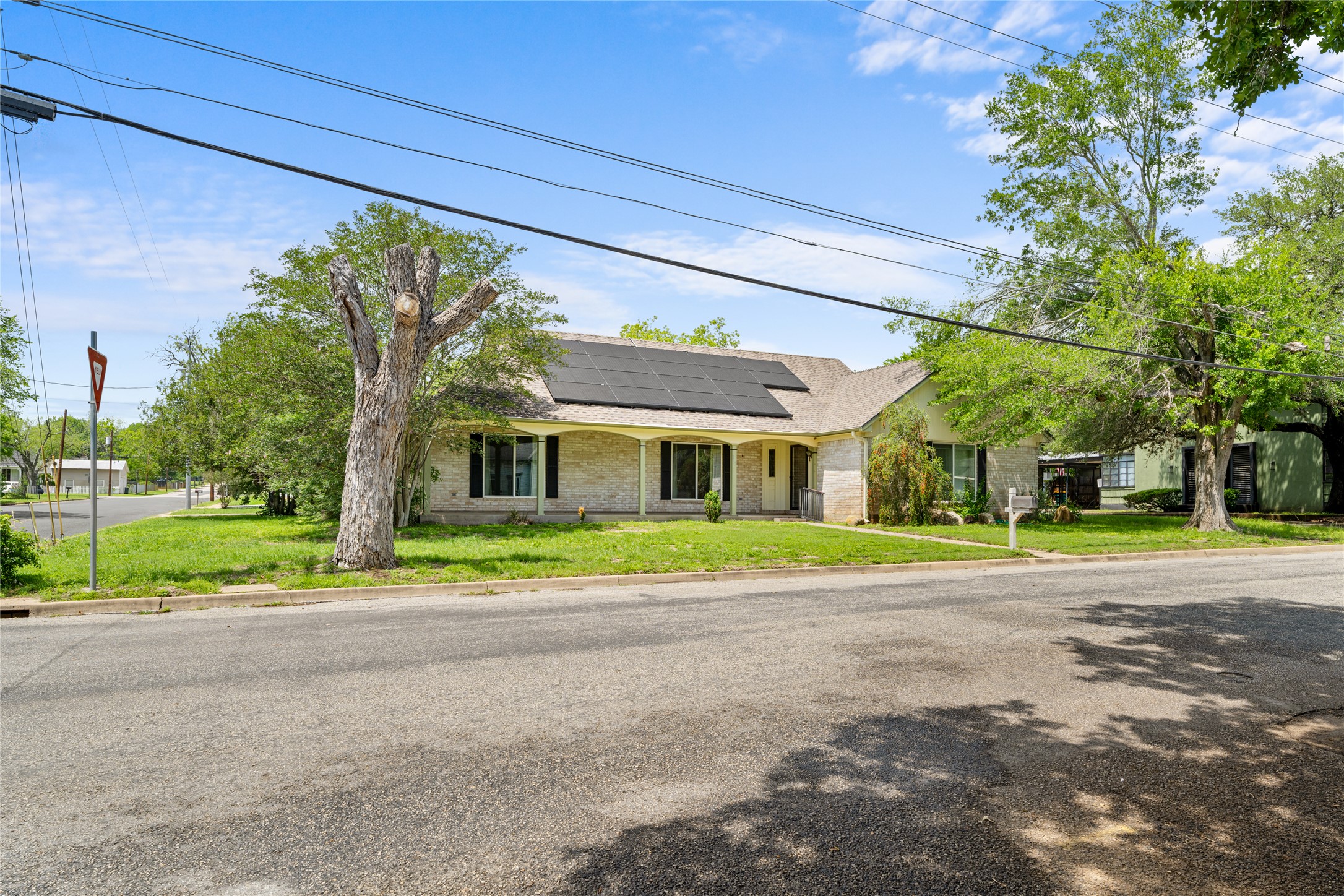 main property photo 30
