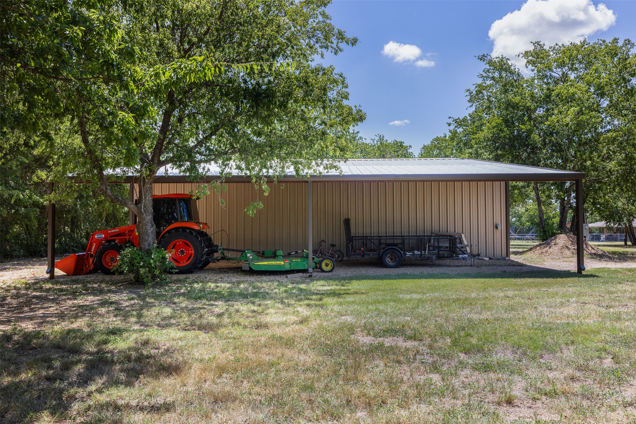 main property photo 35
