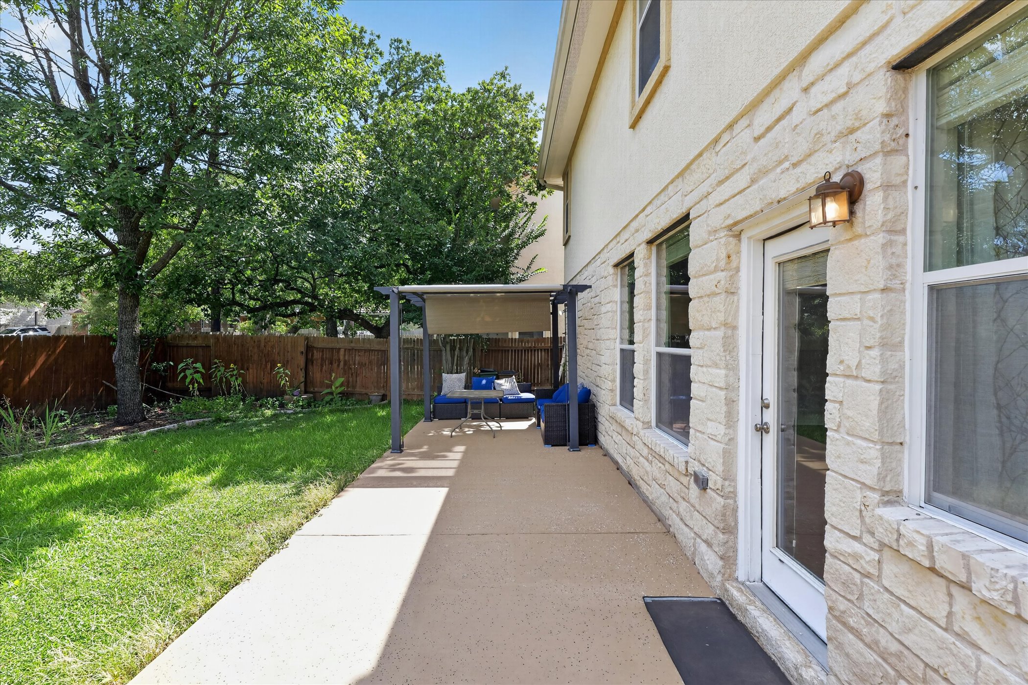 main property photo 32