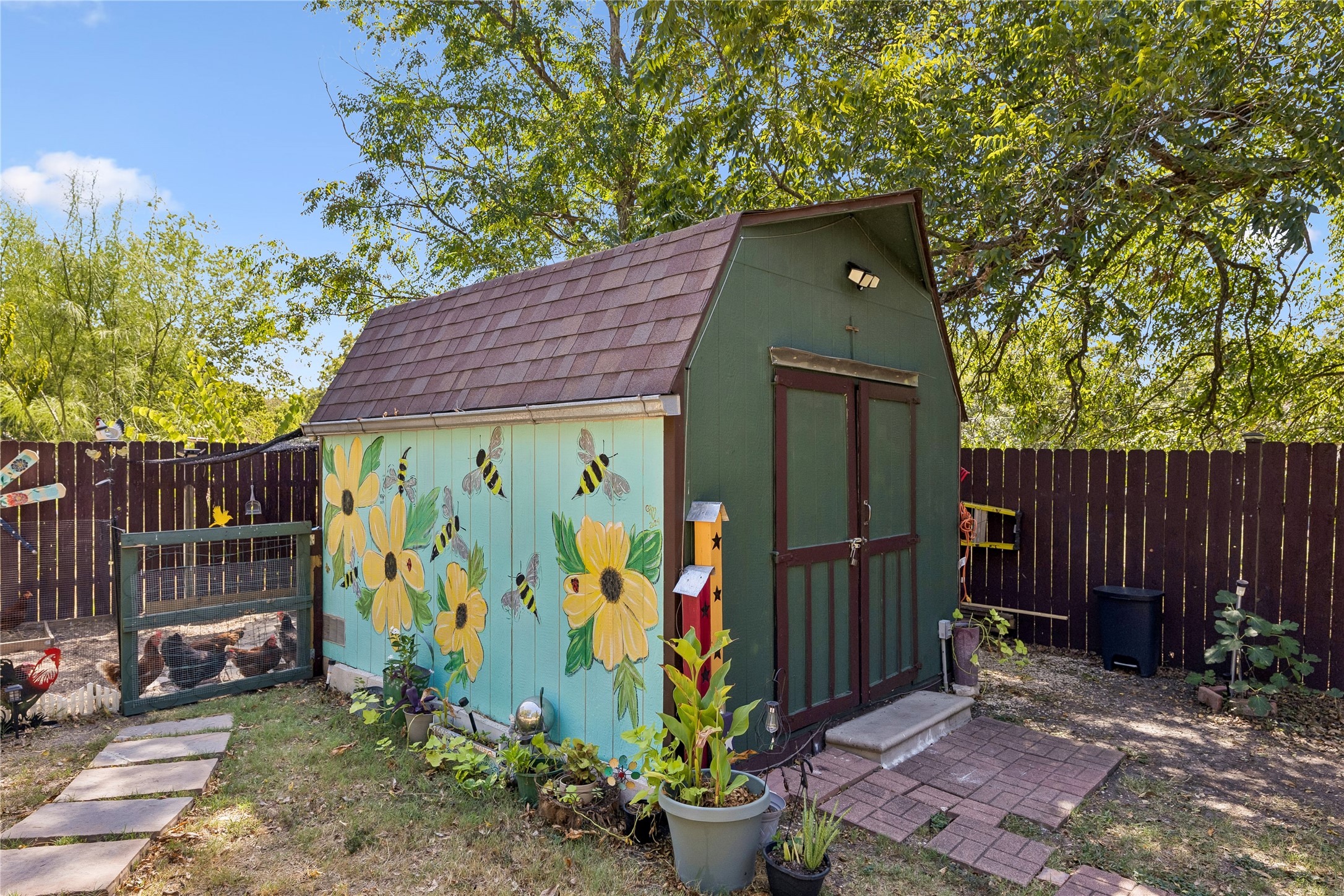 main property photo 15