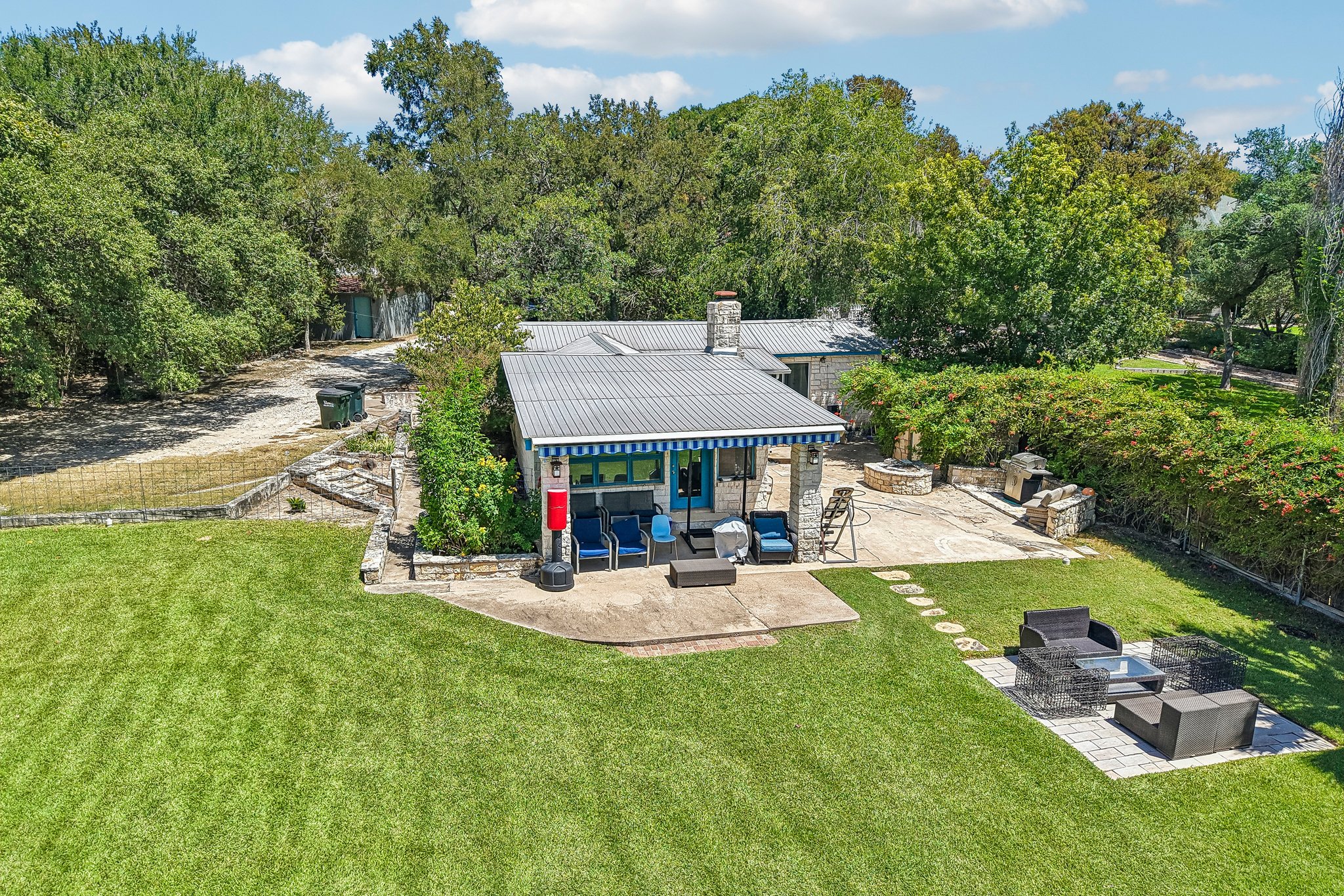 main property photo 8