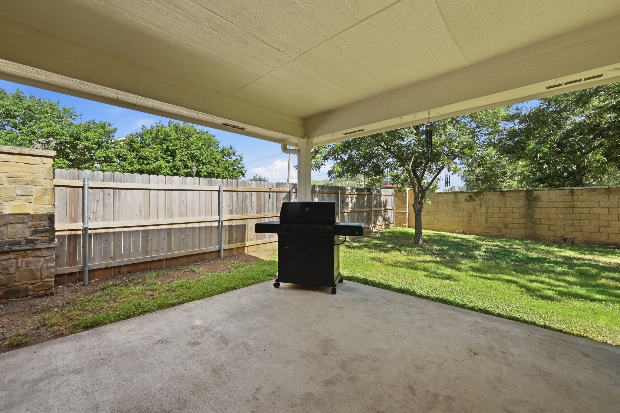 main property photo 20